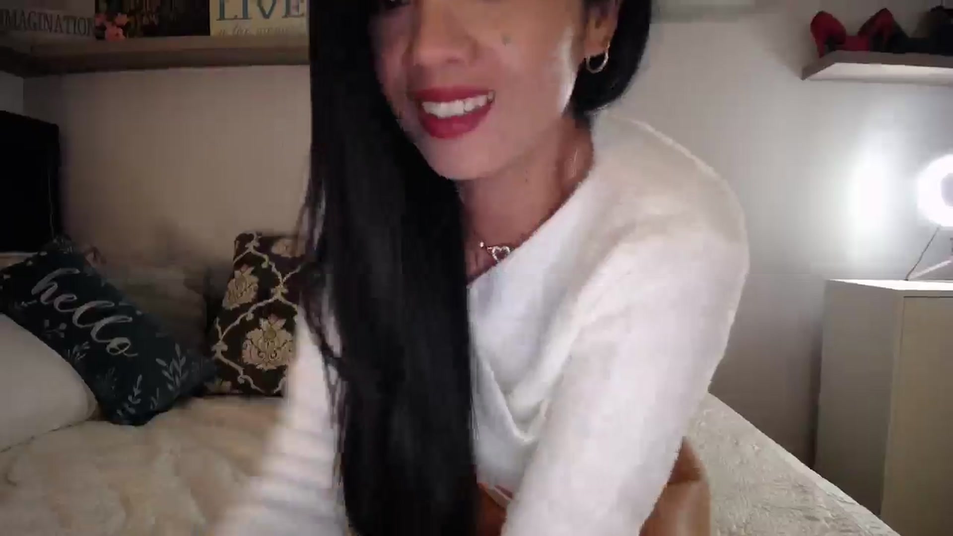 Gallery image thumbnail from AsianLuv_4U's myfreecams stream on, 11/03/2025, 16:56 image 6 of 20