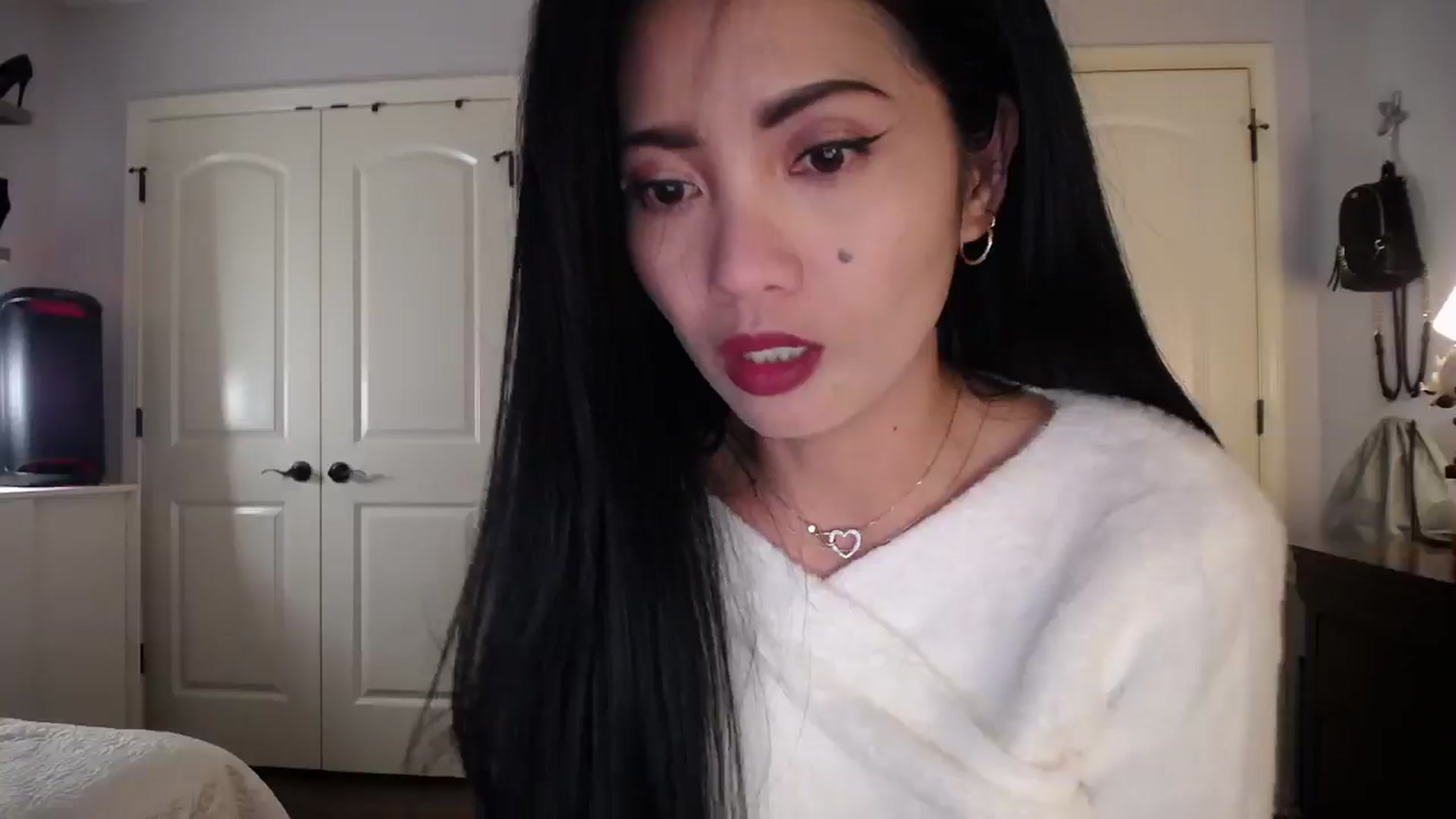 Gallery image thumbnail from AsianLuv_4U's myfreecams stream on, 11/03/2025, 18:06 image 8 of 20