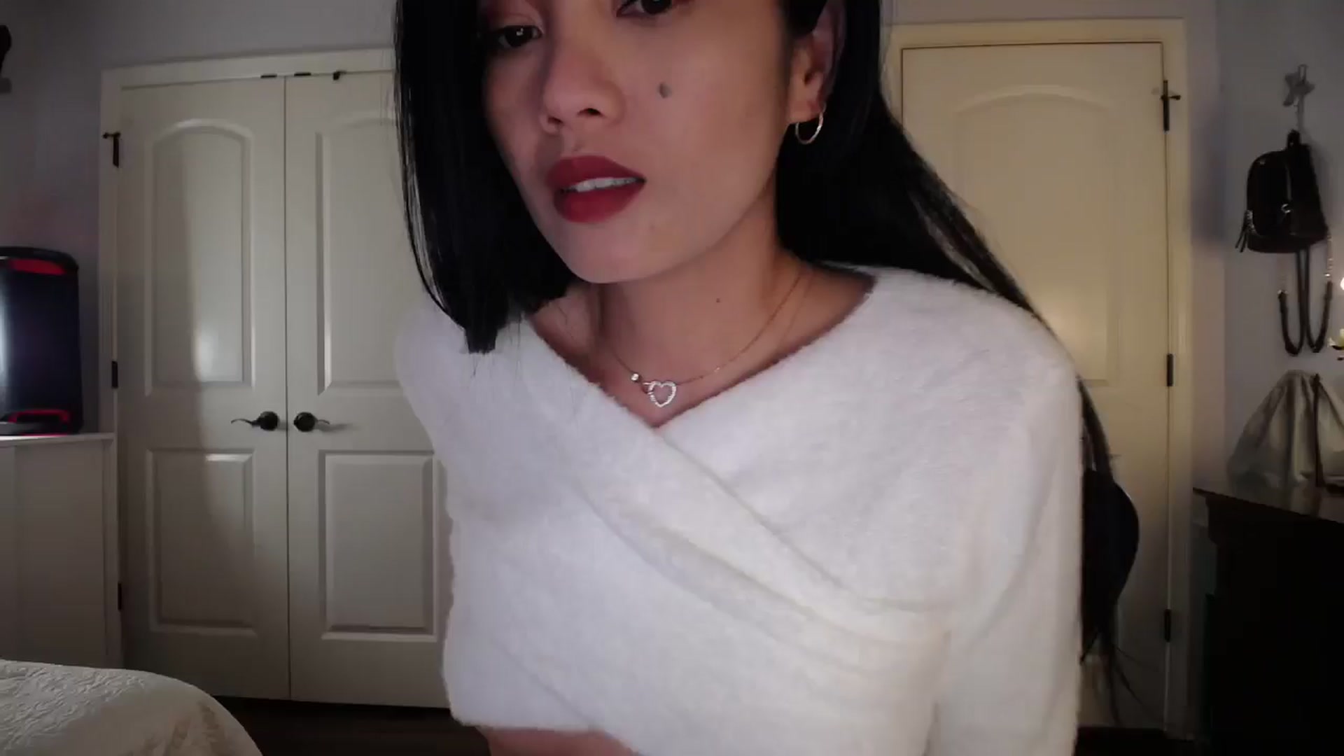 Gallery image thumbnail from AsianLuv_4U's myfreecams stream on, 11/03/2025, 18:06 image 1 of 20
