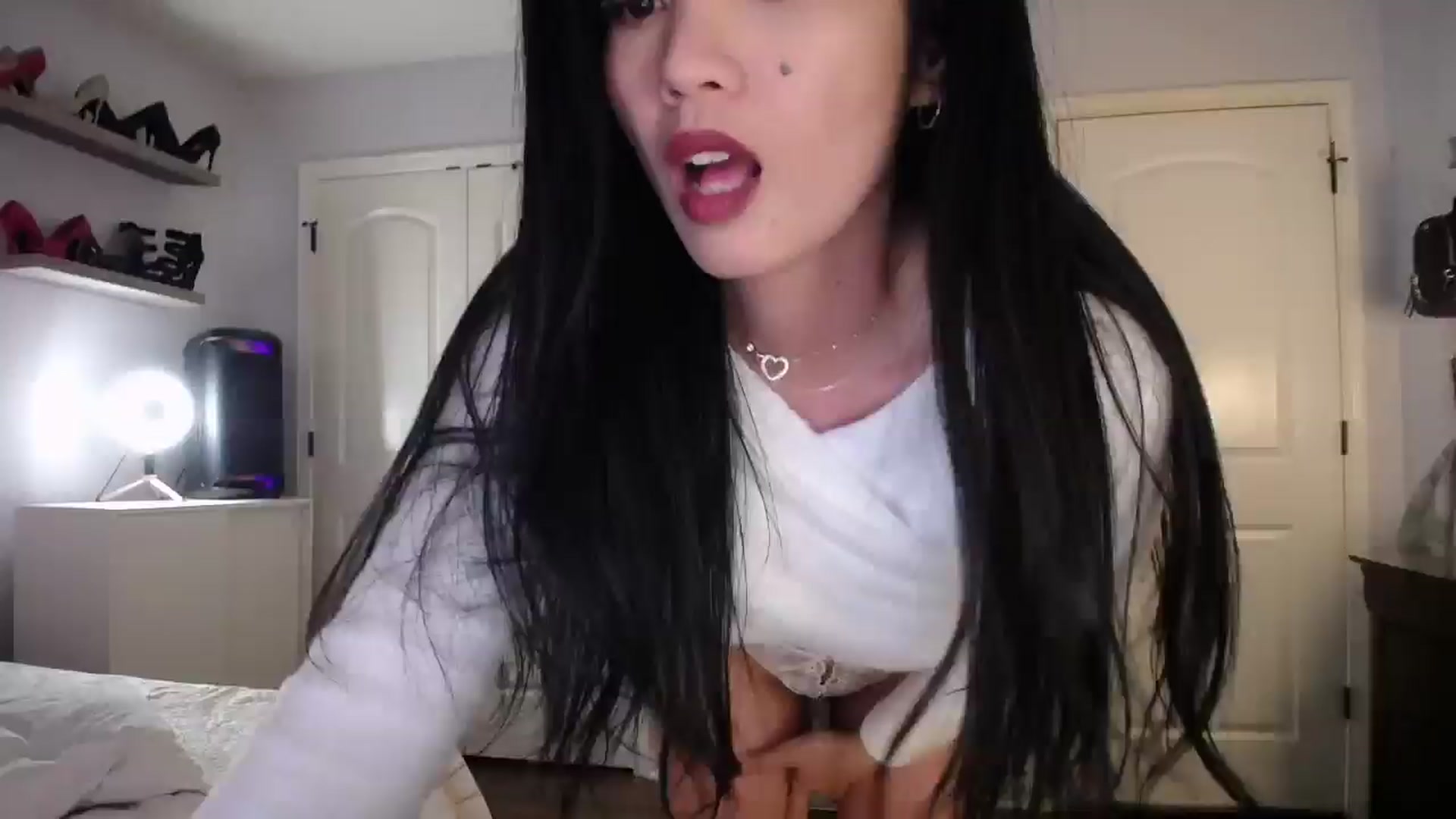 Gallery image thumbnail from AsianLuv_4U's myfreecams stream on, 11/03/2025, 18:06 image 19 of 20