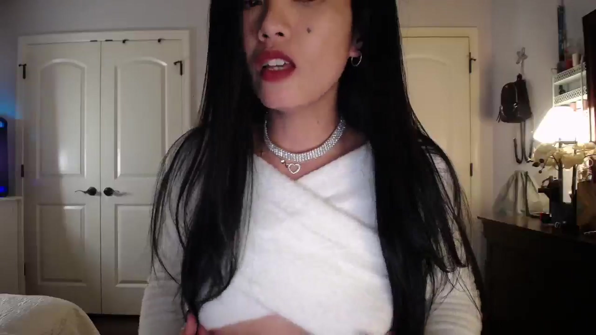 Gallery image thumbnail from AsianLuv_4U's myfreecams stream on, 11/03/2025, 19:50 image 15 of 20