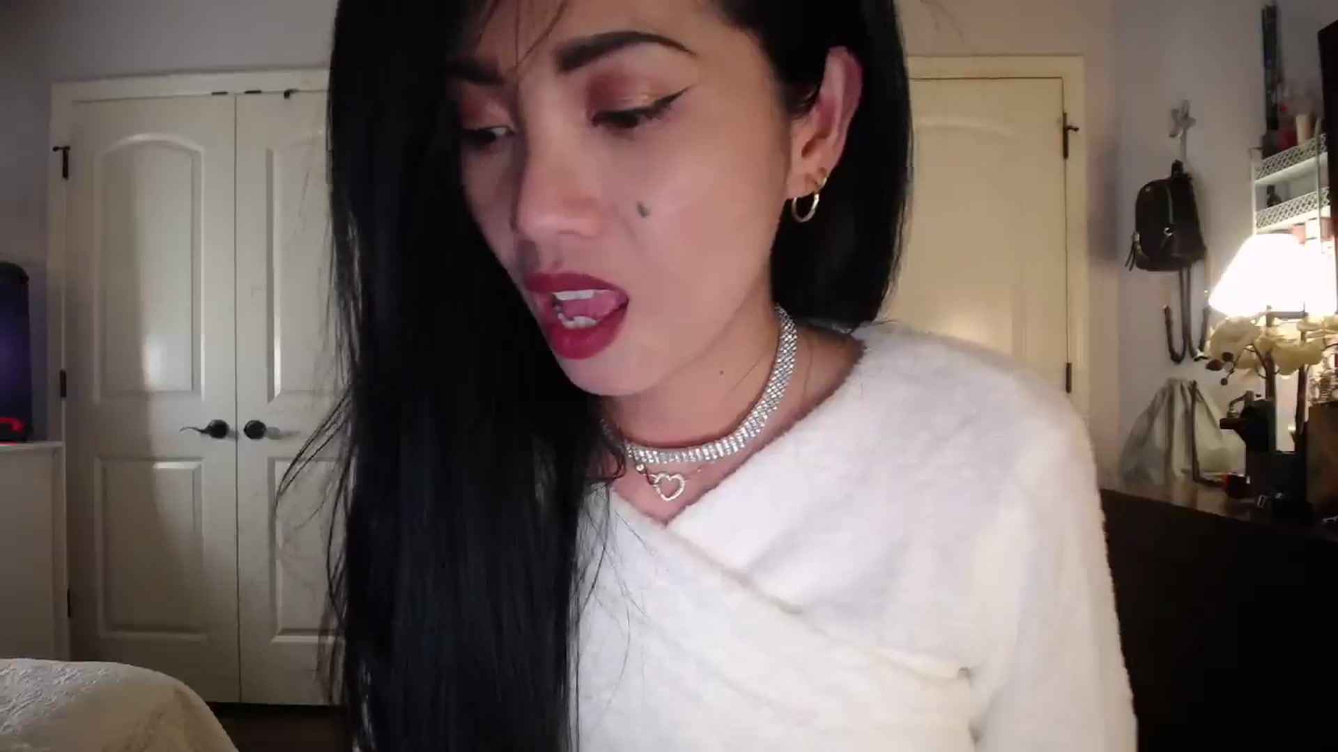 Gallery image thumbnail from AsianLuv_4U's myfreecams stream on, 11/03/2025, 19:50 image 17 of 20