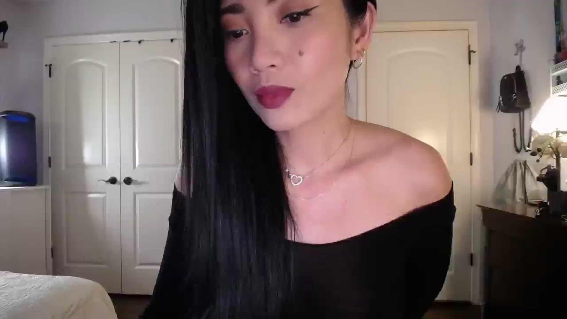 Gallery image thumbnail from AsianLuv_4U's myfreecams stream on, 11/10/2025, 17:49 image 4 of 20