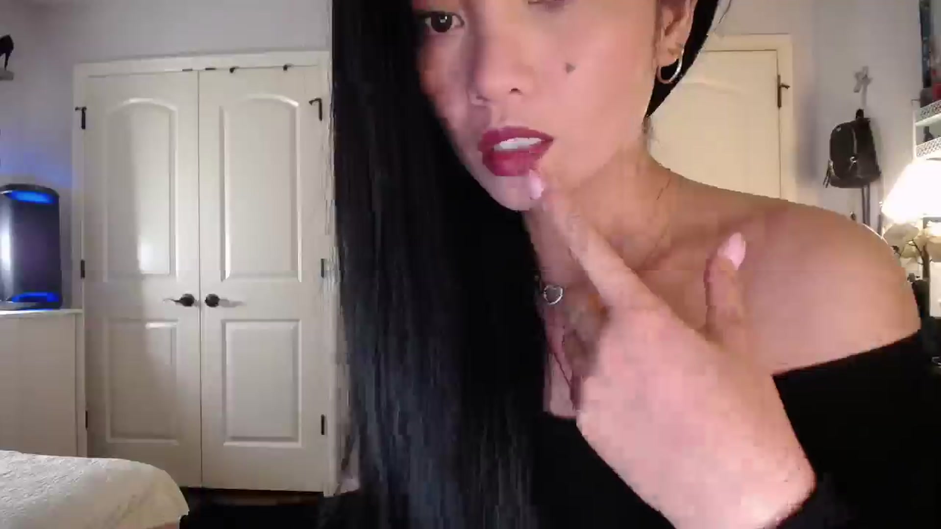 Gallery image thumbnail from AsianLuv_4U's myfreecams stream on, 11/10/2025, 17:49 image 6 of 20