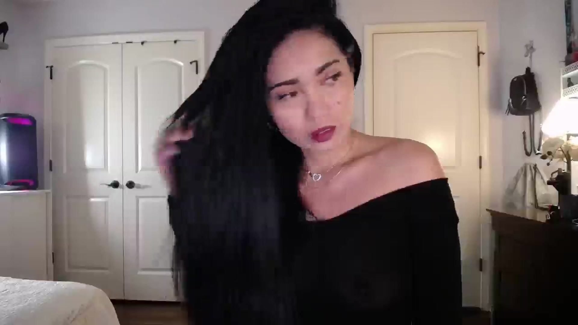 Gallery image thumbnail from AsianLuv_4U's myfreecams stream on, 11/10/2025, 17:49 image 5 of 20