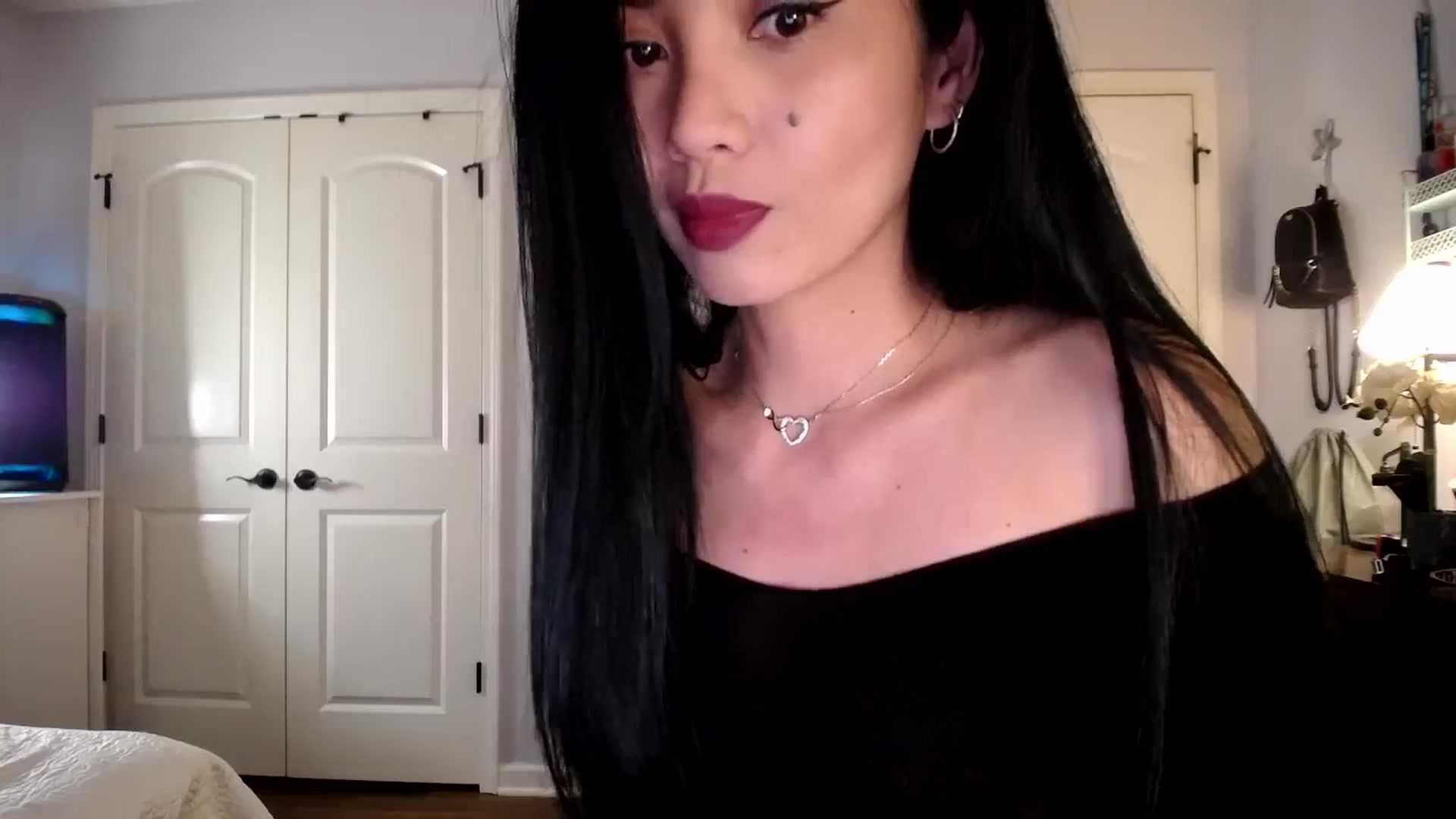 Gallery image thumbnail from AsianLuv_4U's myfreecams stream on, 11/10/2025, 20:14 image 15 of 20