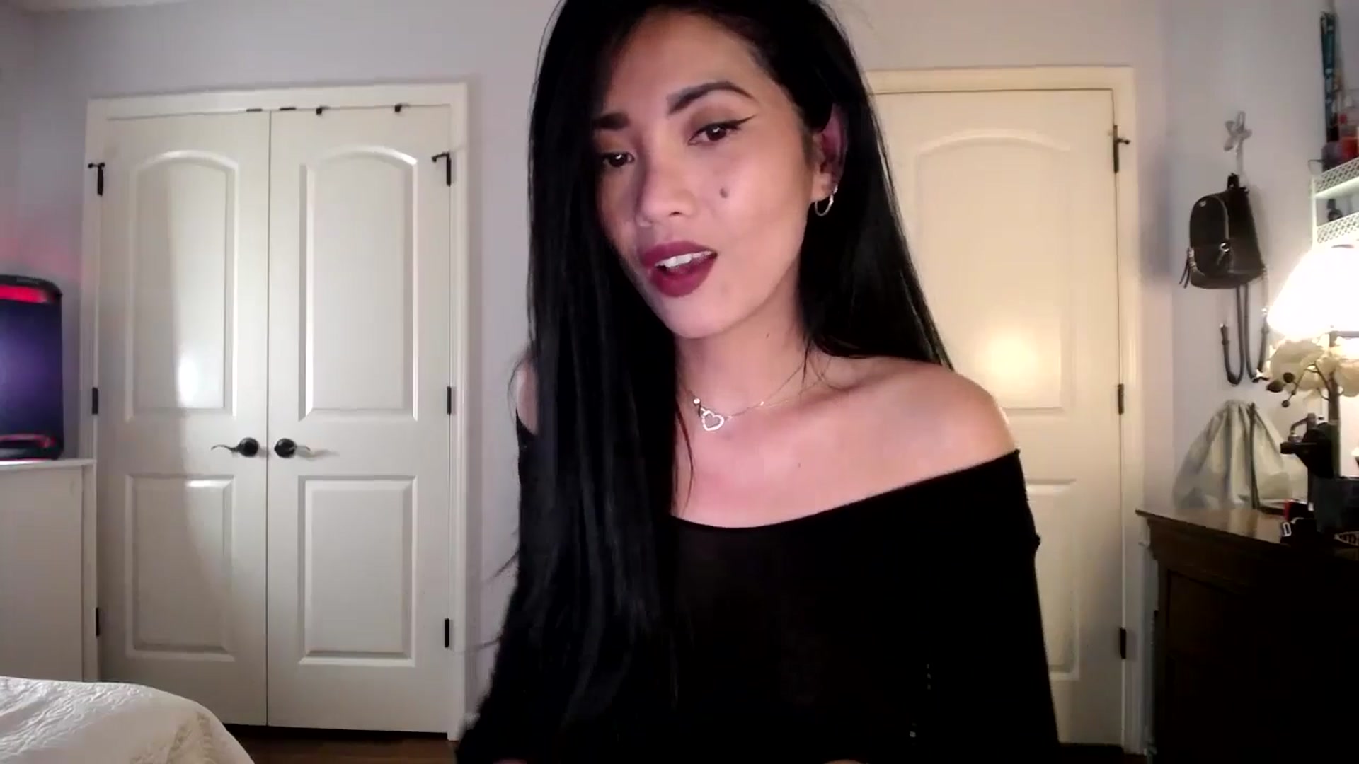 Gallery image thumbnail from AsianLuv_4U's myfreecams stream on, 11/10/2025, 20:14 image 13 of 20