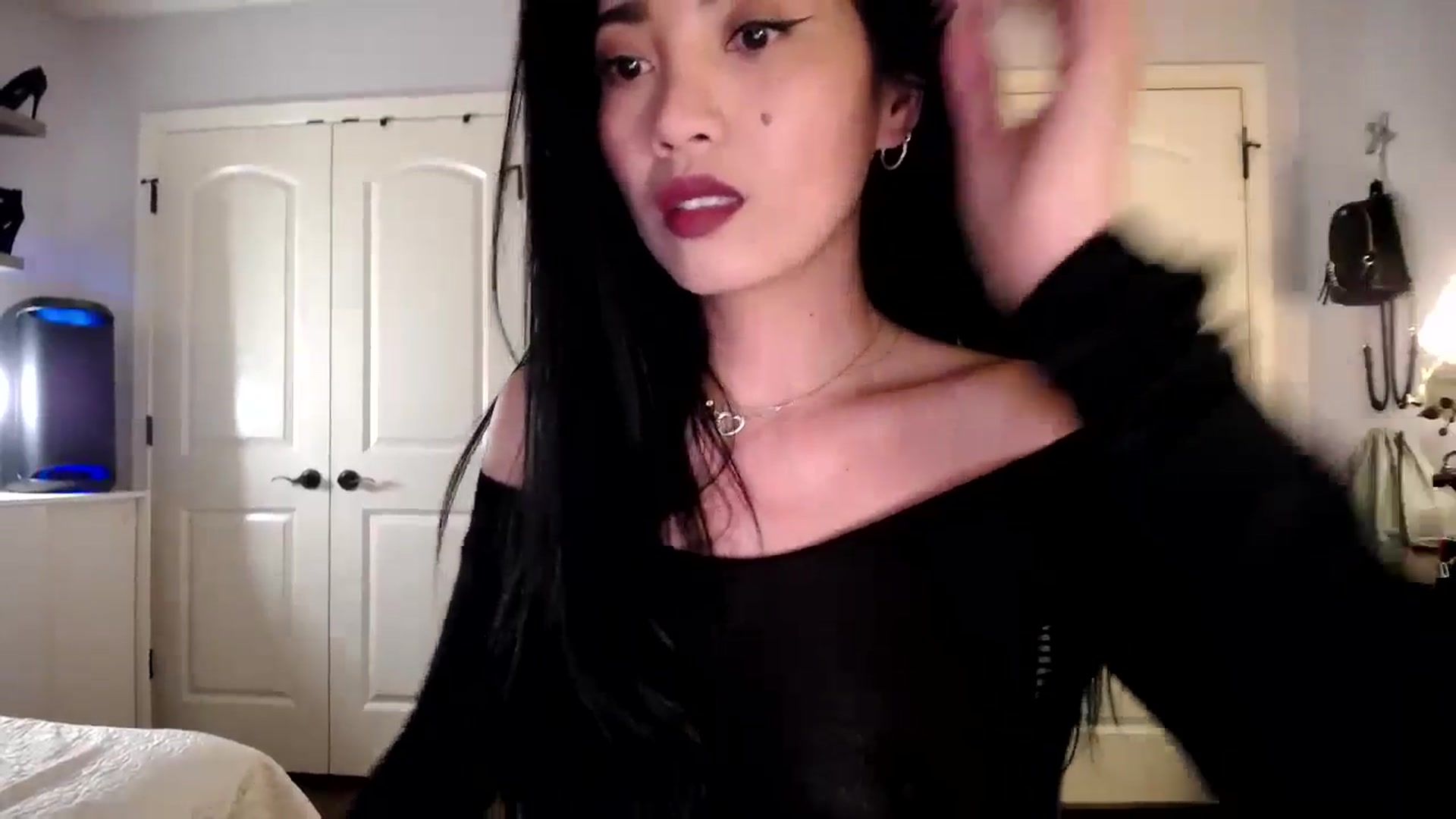 Gallery image thumbnail from AsianLuv_4U's myfreecams stream on, 11/10/2025, 20:14 image 12 of 20