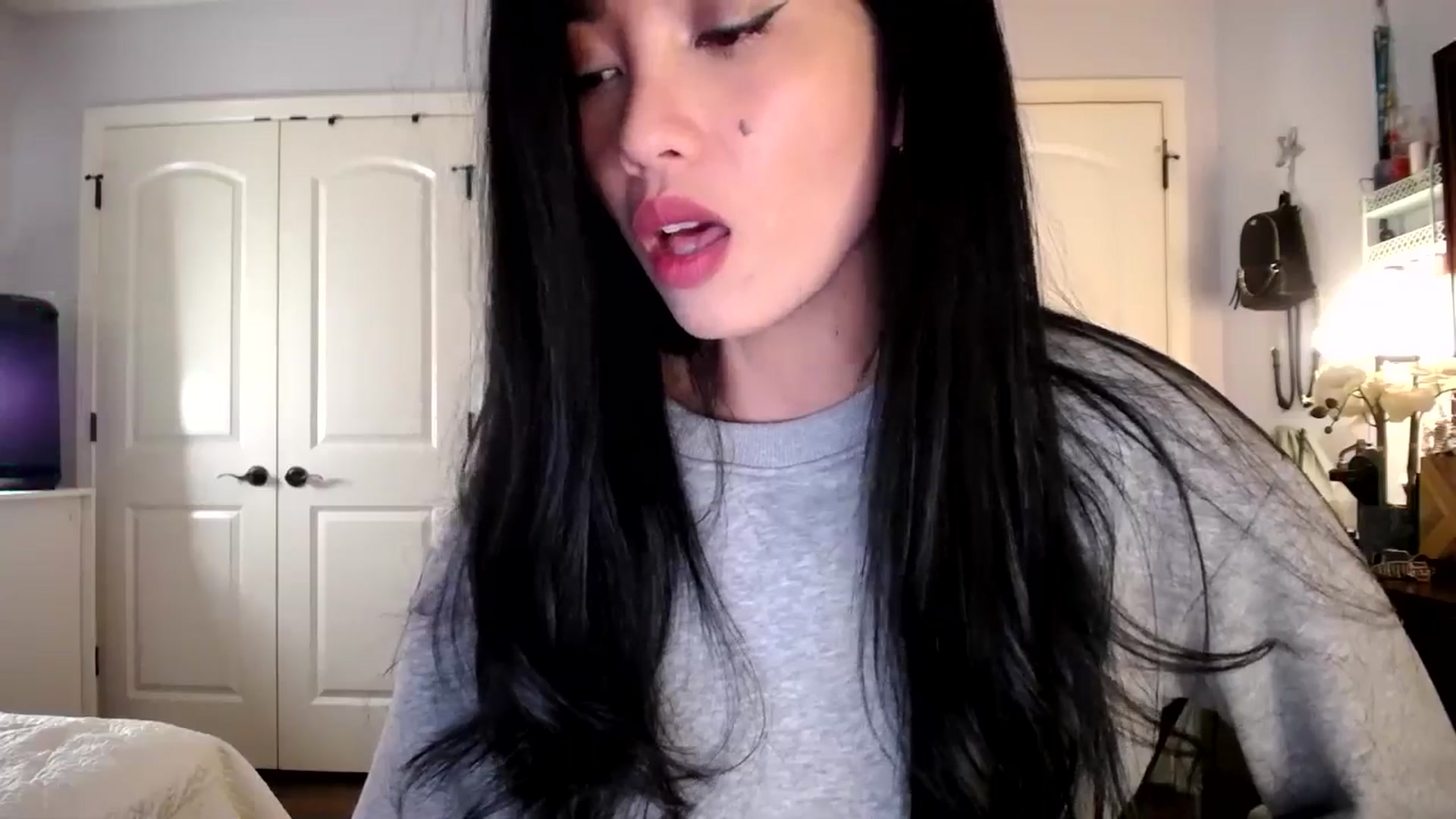 Gallery image thumbnail from AsianLuv_4U's myfreecams stream on, 11/13/2025, 16:49 image 6 of 20