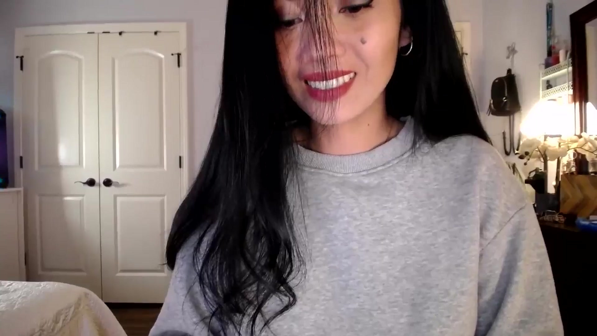 Gallery image thumbnail from AsianLuv_4U's myfreecams stream on, 11/13/2025, 17:35 image 5 of 20