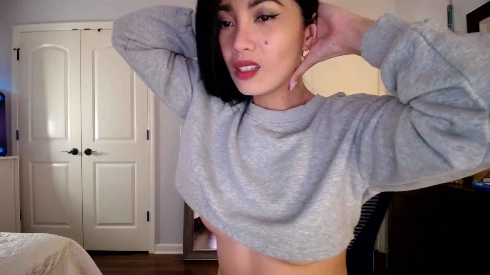 Gallery image thumbnail from AsianLuv_4U's myfreecams stream on, 11/13/2025, 17:35 image 1 of 20