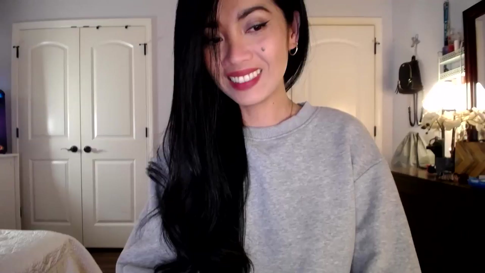 Gallery image thumbnail from AsianLuv_4U's myfreecams stream on, 11/13/2025, 17:35 image 3 of 20