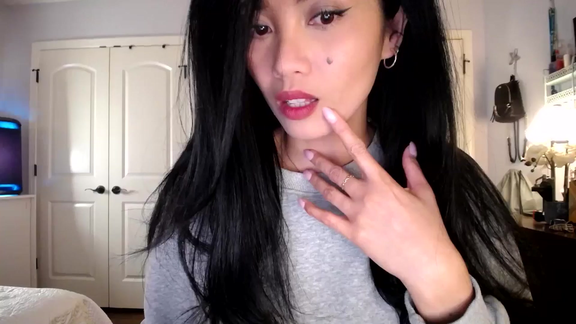 Gallery image thumbnail from AsianLuv_4U's myfreecams stream on, 11/13/2025, 17:35 image 19 of 20
