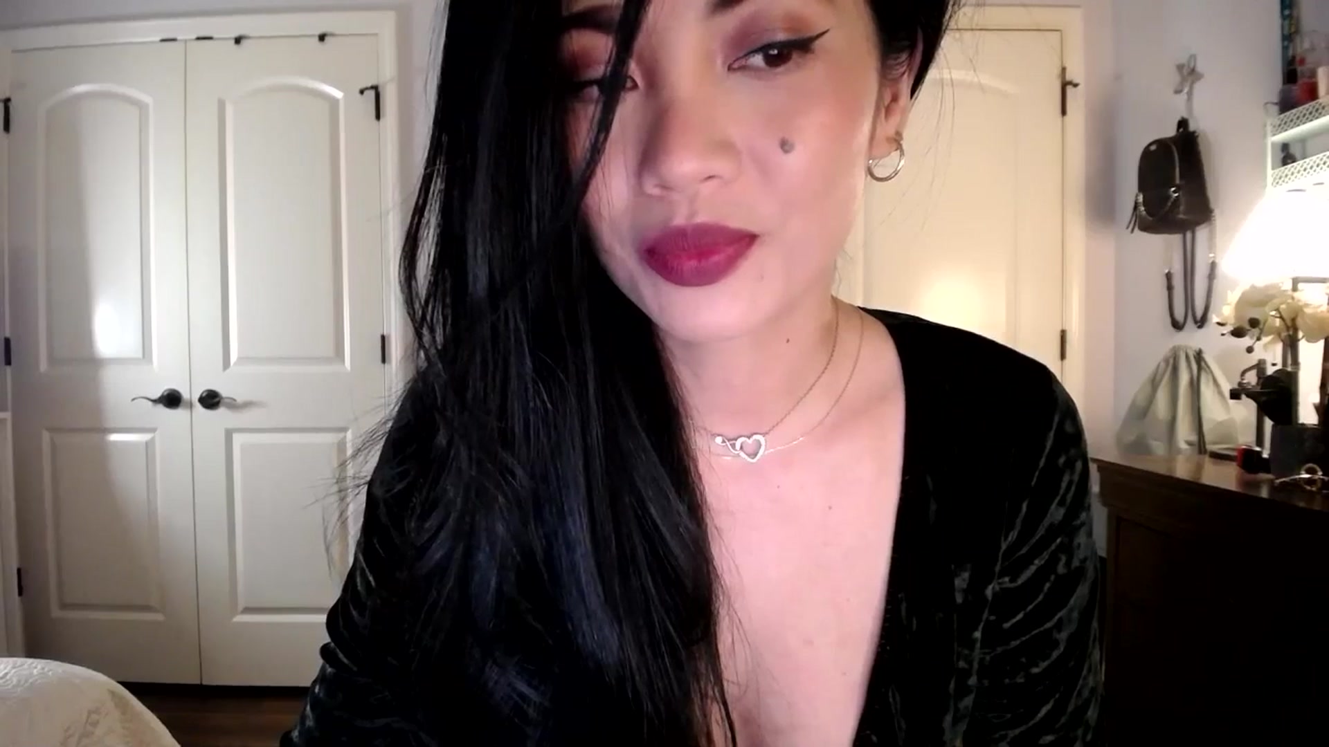 Gallery image thumbnail from AsianLuv_4U's myfreecams stream on, 11/20/2025, 17:29 image 18 of 20