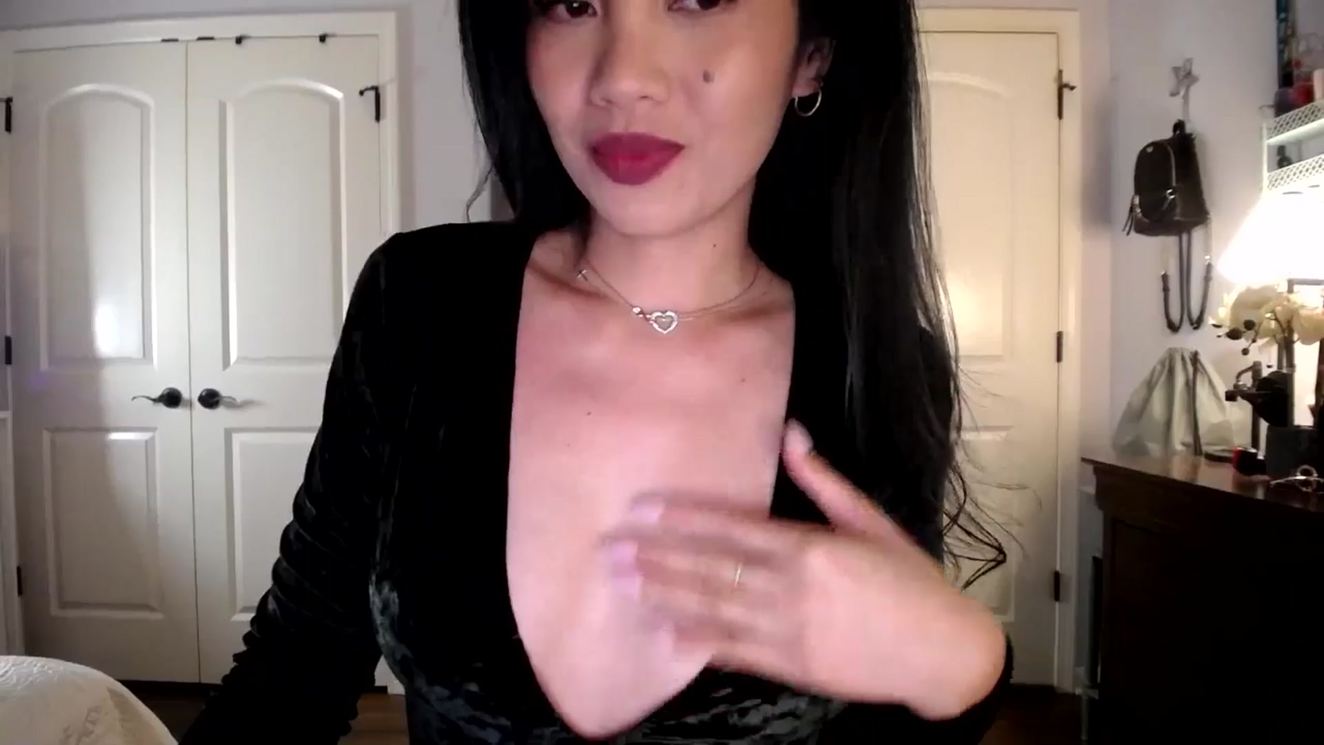 Gallery image thumbnail from AsianLuv_4U's myfreecams stream on, 11/20/2025, 17:29 image 19 of 20