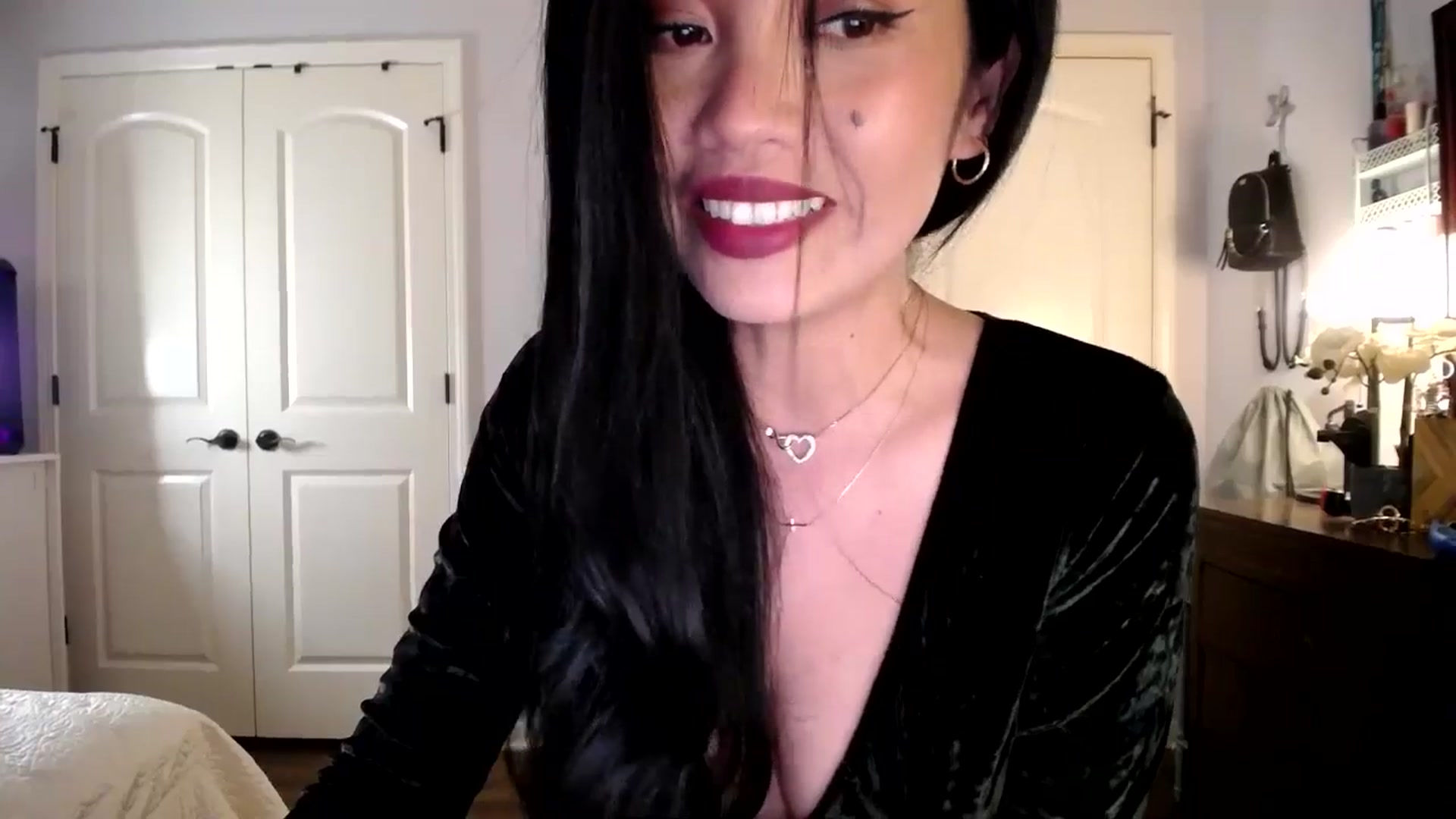 Gallery image thumbnail from AsianLuv_4U's myfreecams stream on, 11/20/2025, 18:36 image 14 of 20