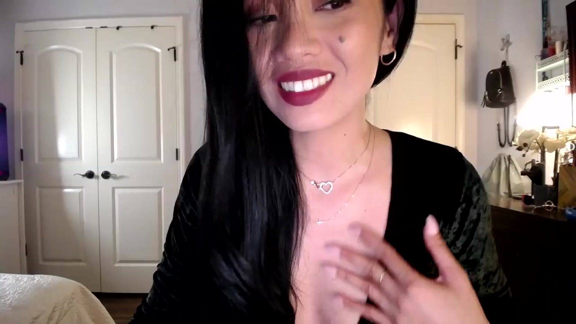 Gallery image thumbnail from AsianLuv_4U's myfreecams stream on, 11/20/2025, 18:36 image 10 of 20