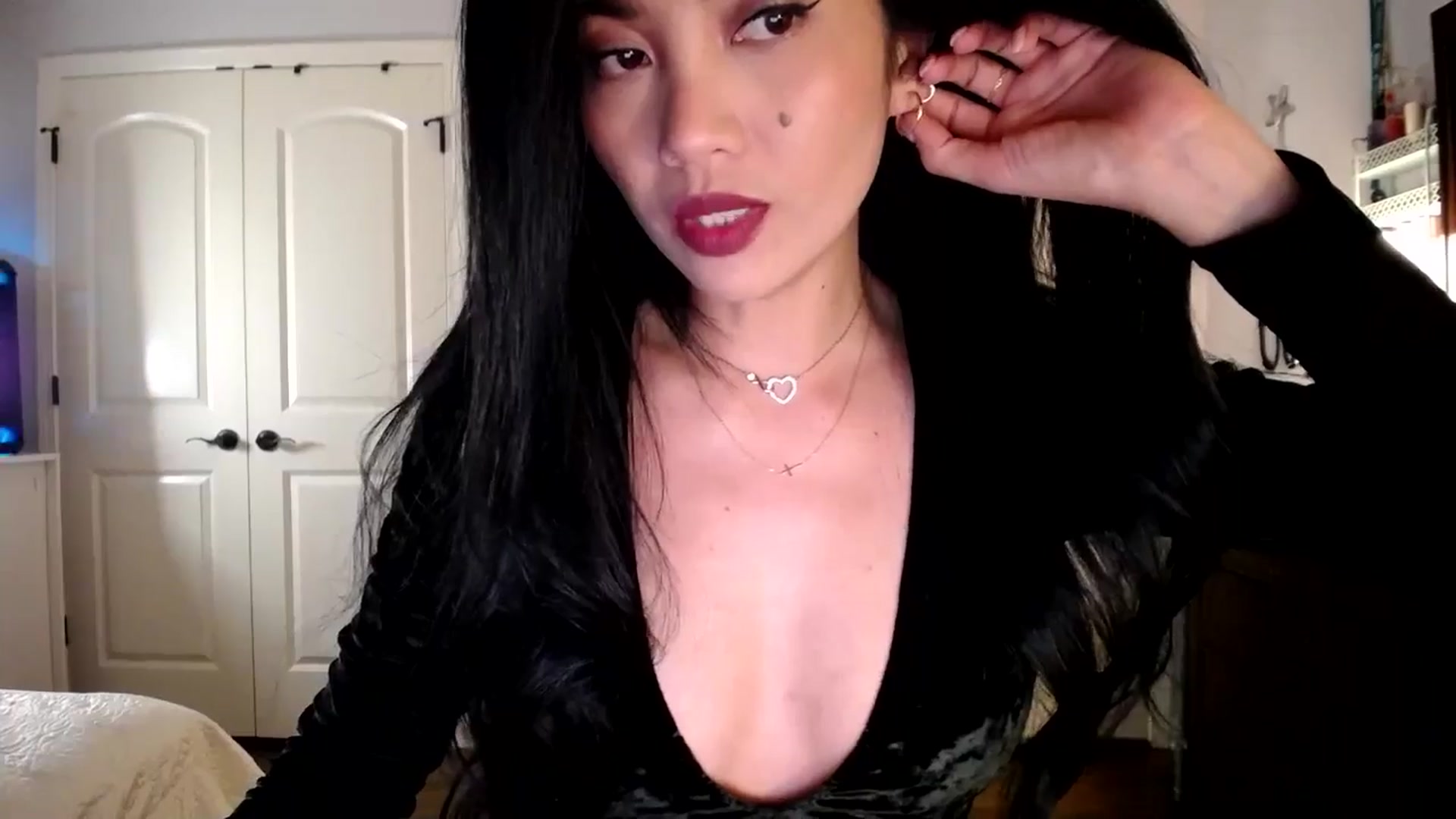 Gallery image thumbnail from AsianLuv_4U's myfreecams stream on, 11/20/2025, 18:36 image 8 of 20