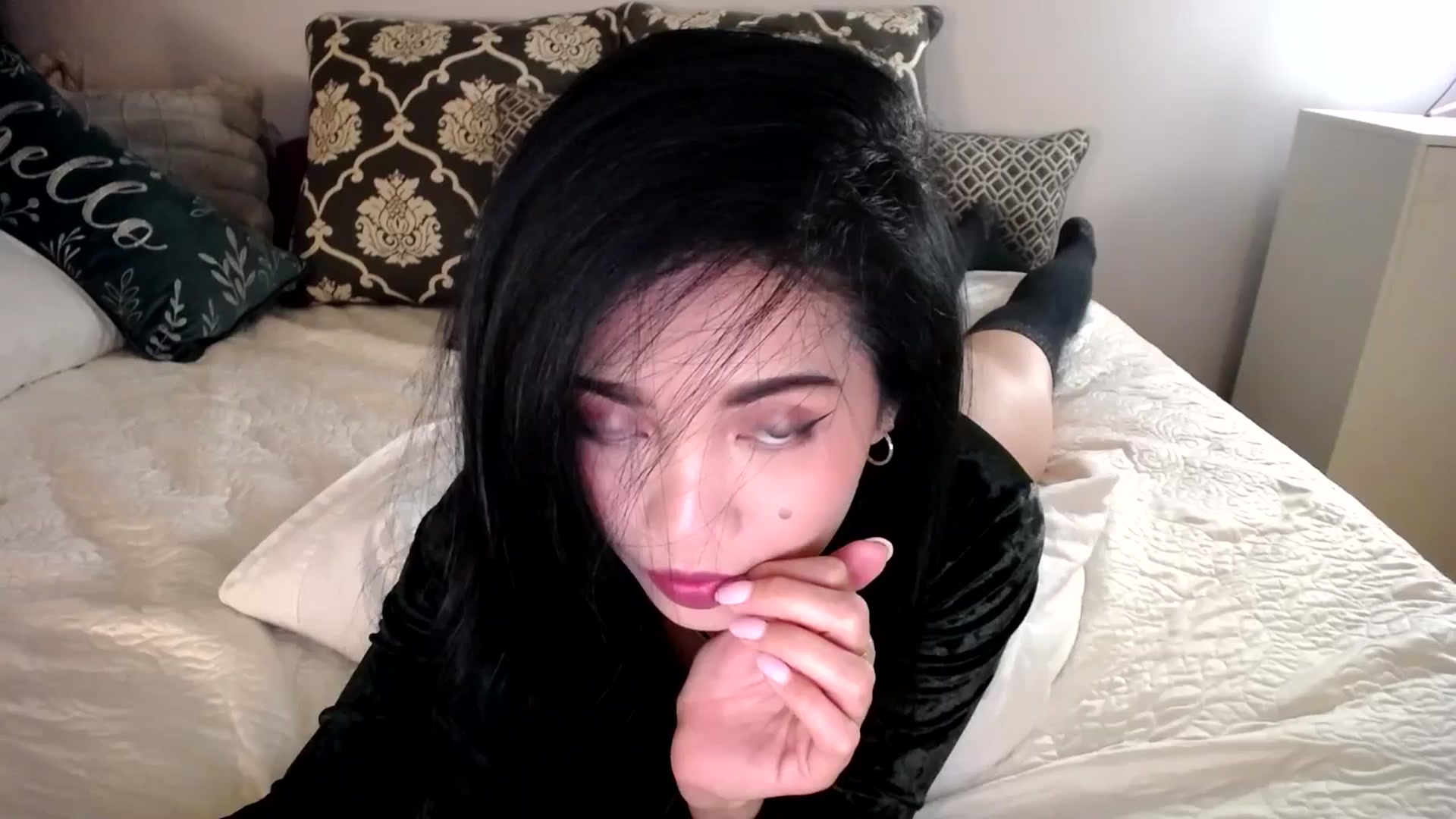 Gallery image thumbnail from AsianLuv_4U's myfreecams stream on, 11/20/2025, 18:36 image 1 of 20