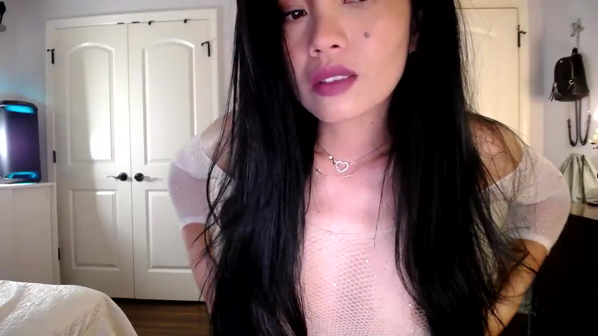 Gallery image thumbnail from AsianLuv_4U's myfreecams stream on, 11/24/2025, 17:09 image 16 of 20