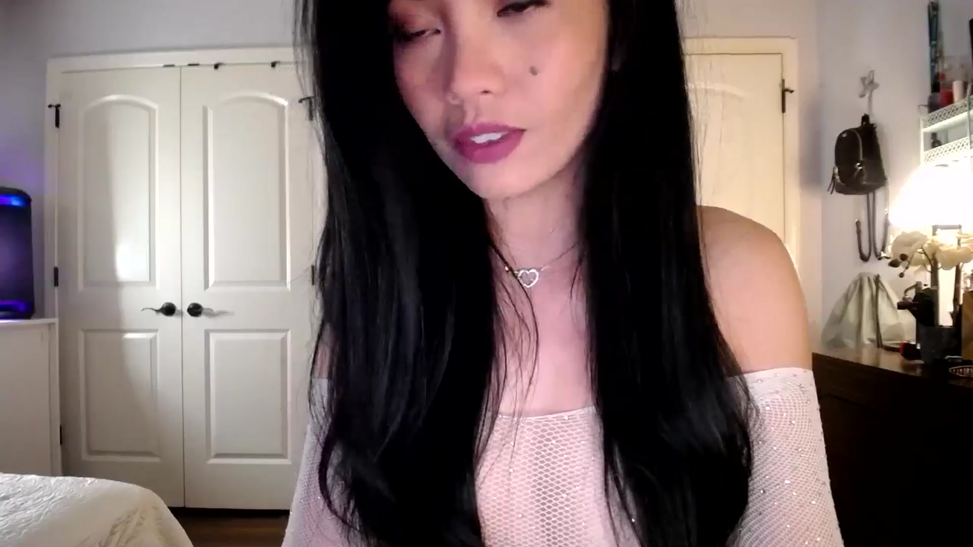 Gallery image thumbnail from AsianLuv_4U's myfreecams stream on, 11/24/2025, 17:09 image 3 of 20