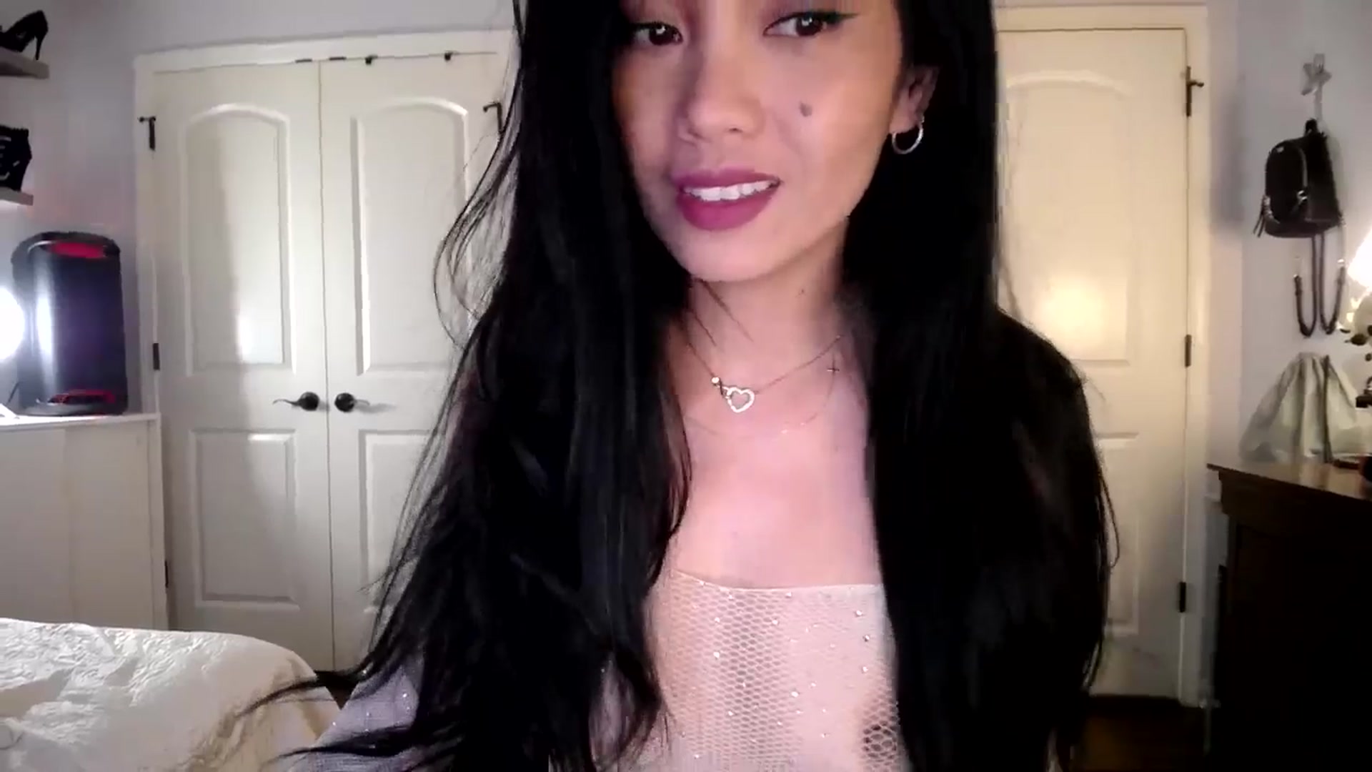 Gallery image thumbnail from AsianLuv_4U's myfreecams stream on, 11/24/2025, 18:59 image 7 of 20