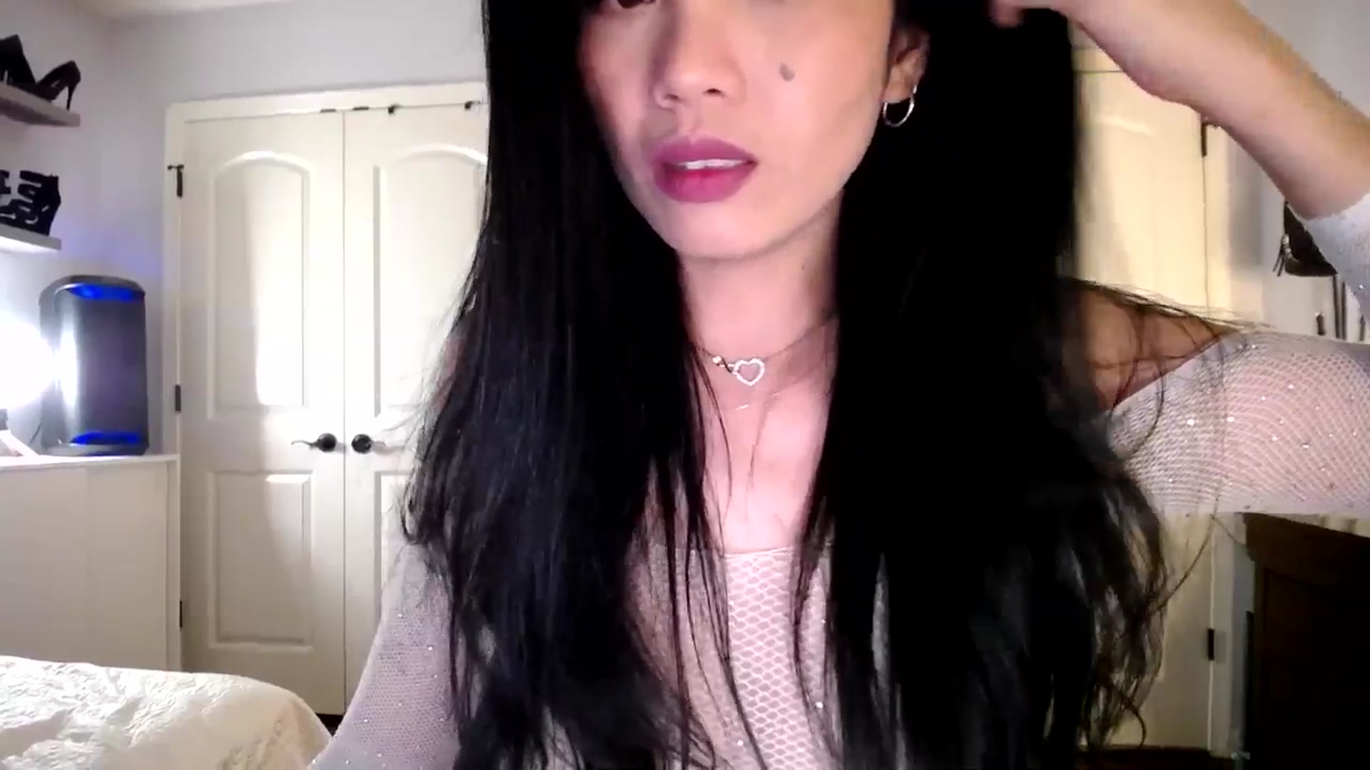 Gallery image thumbnail from AsianLuv_4U's myfreecams stream on, 11/24/2025, 19:16 image 20 of 20