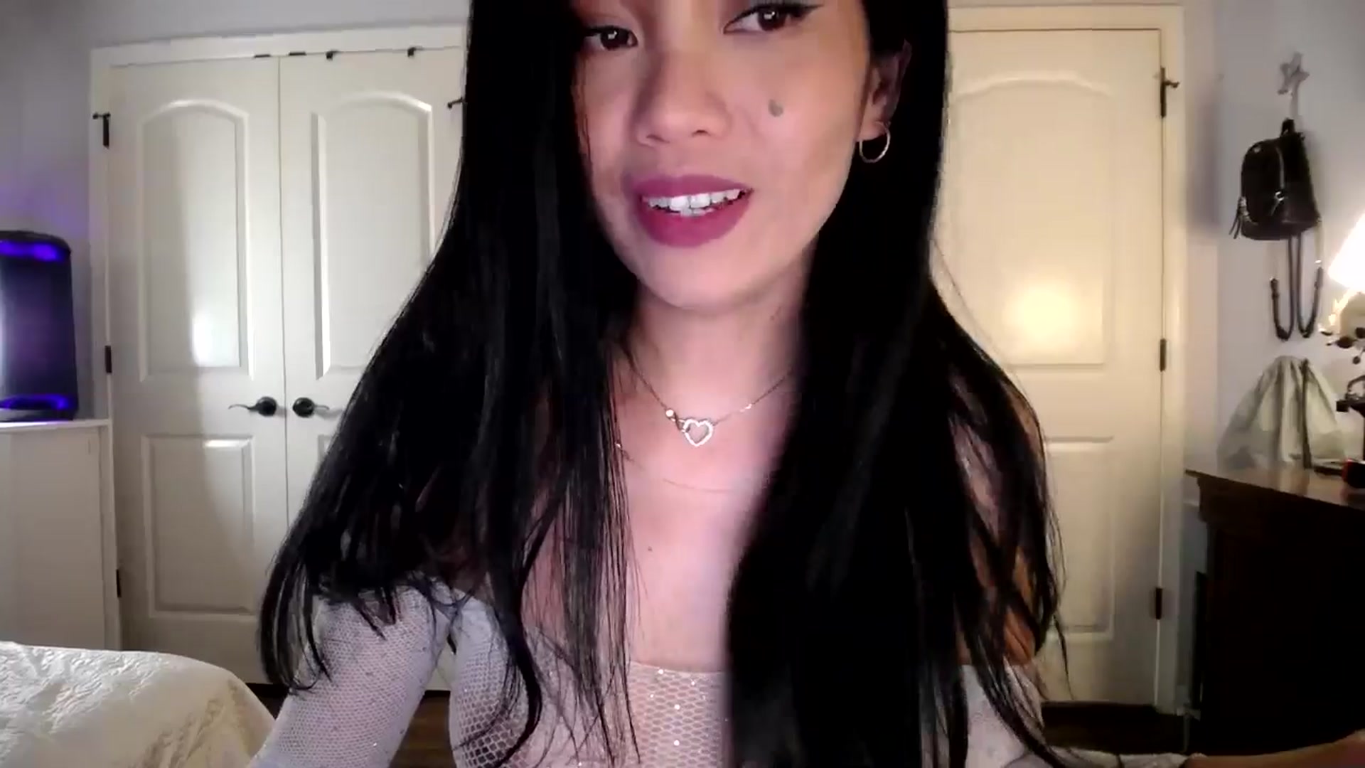 Gallery image thumbnail from AsianLuv_4U's myfreecams stream on, 11/24/2025, 19:16 image 2 of 20