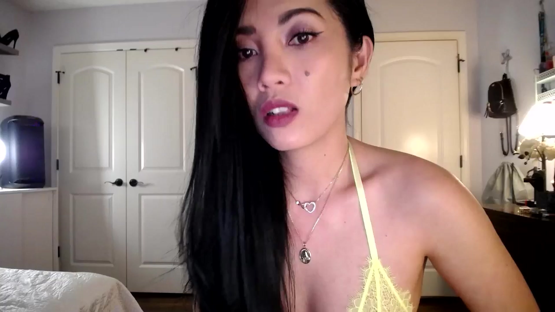 Gallery image thumbnail from AsianLuv_4U's myfreecams stream on, 12/08/2025, 18:11 image 18 of 20