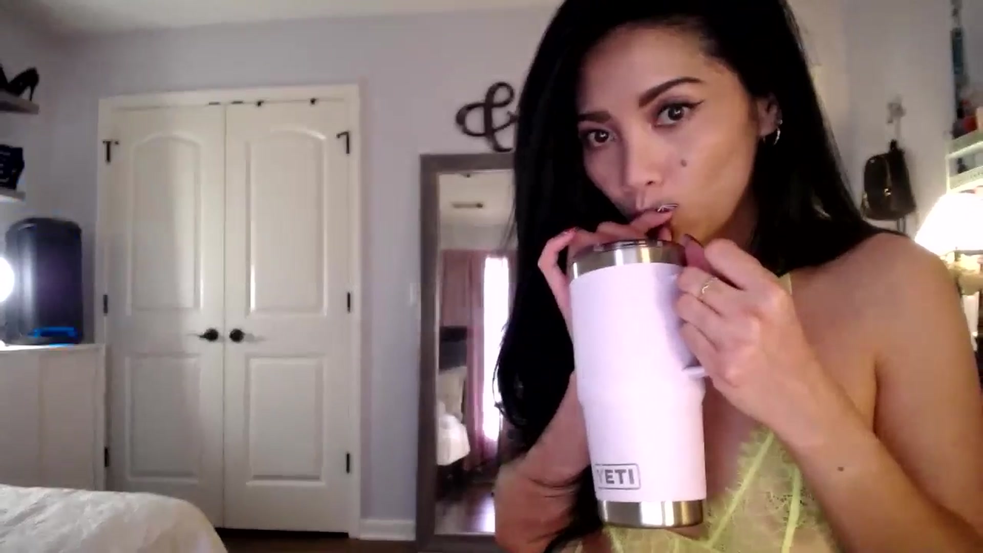 Gallery image thumbnail from AsianLuv_4U's myfreecams stream on, 12/08/2025, 19:49 image 4 of 20