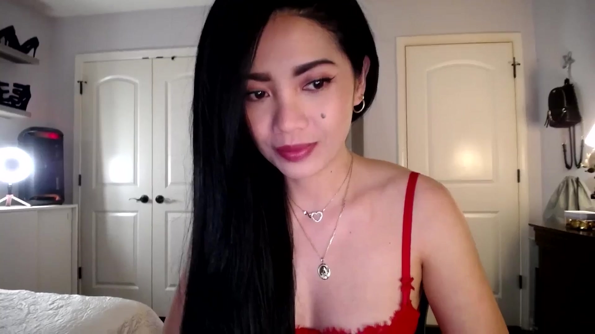 Gallery image thumbnail from AsianLuv_4U's myfreecams stream on, 12/22/2025, 17:03 image 19 of 20