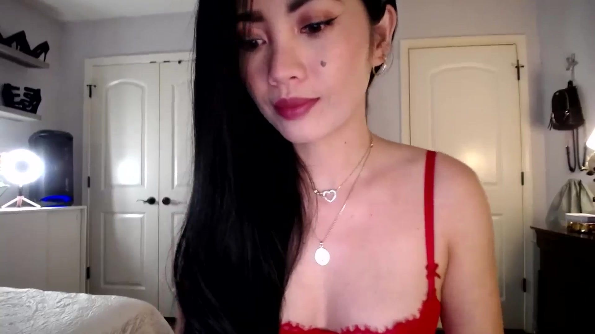 Gallery image thumbnail from AsianLuv_4U's myfreecams stream on, 12/22/2025, 17:03 image 5 of 20