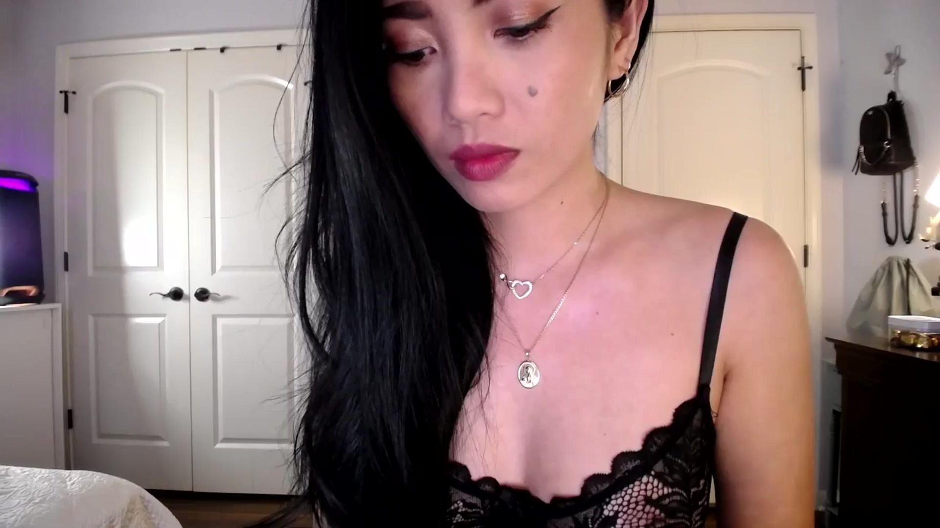 Gallery image thumbnail from AsianLuv_4U's myfreecams stream on, 12/29/2025, 18:34 image 16 of 20