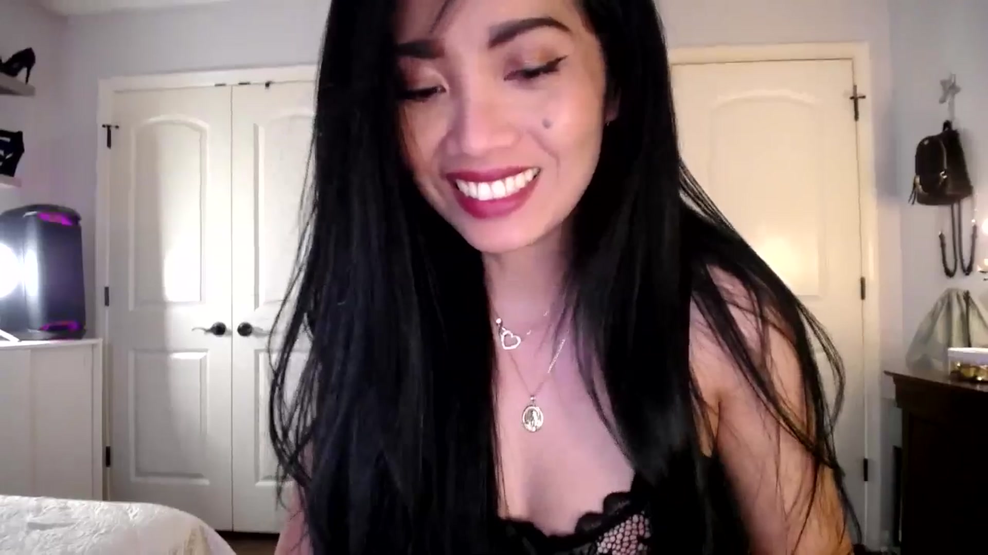 Gallery image thumbnail from AsianLuv_4U's myfreecams stream on, 12/29/2025, 19:49 image 13 of 20