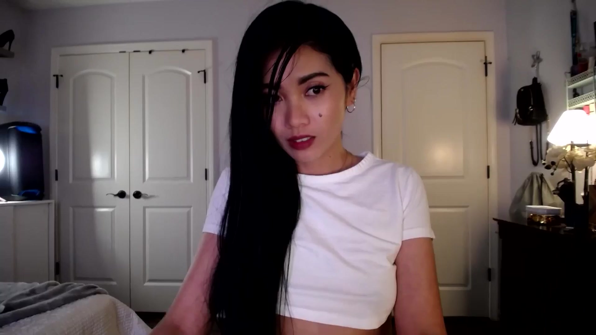 Gallery image thumbnail from AsianLuv_4U's myfreecams stream on, 01/05/2026, 20:18 image 17 of 20