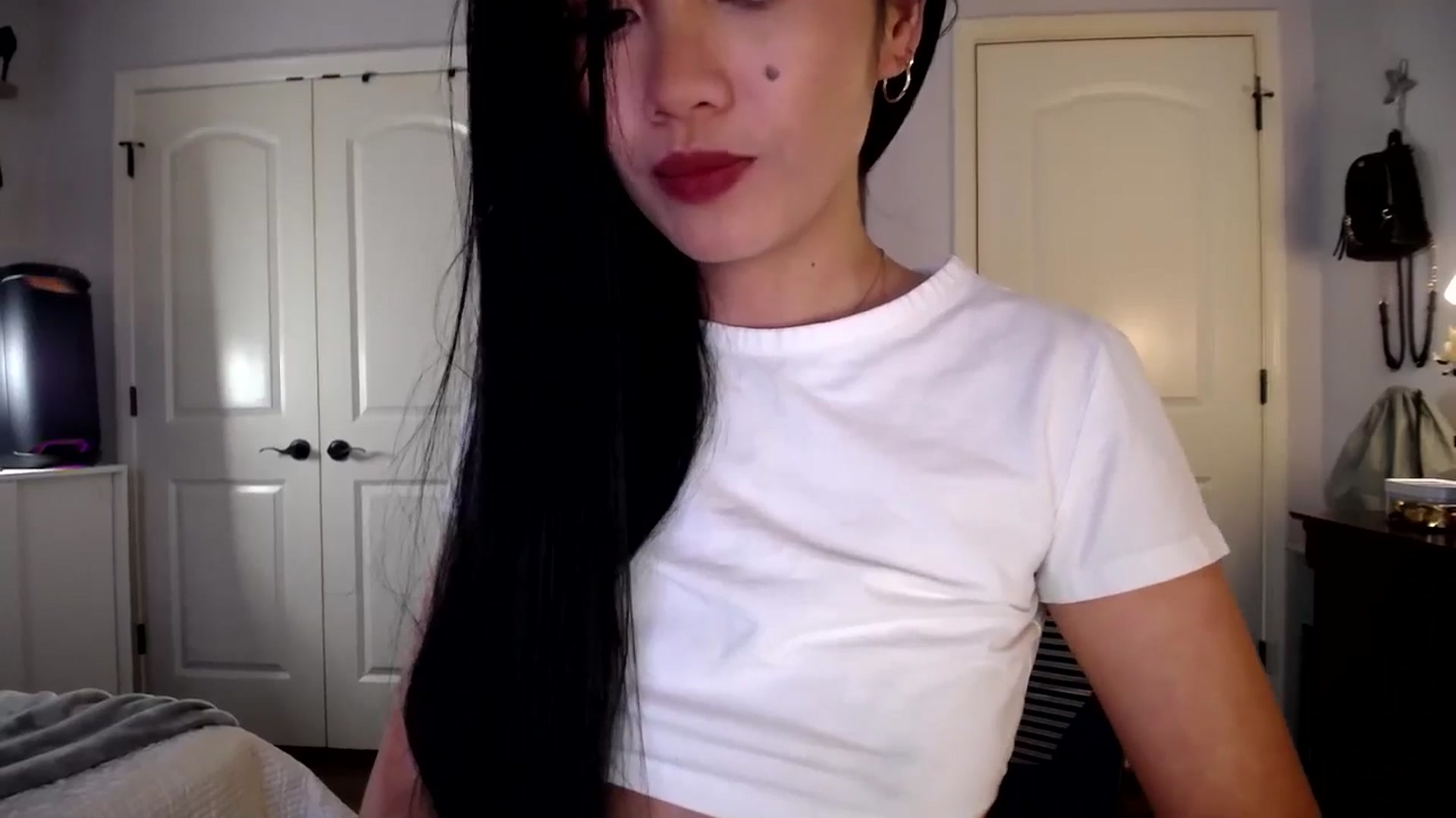 Gallery image thumbnail from AsianLuv_4U's myfreecams stream on, 01/05/2026, 20:18 image 7 of 20