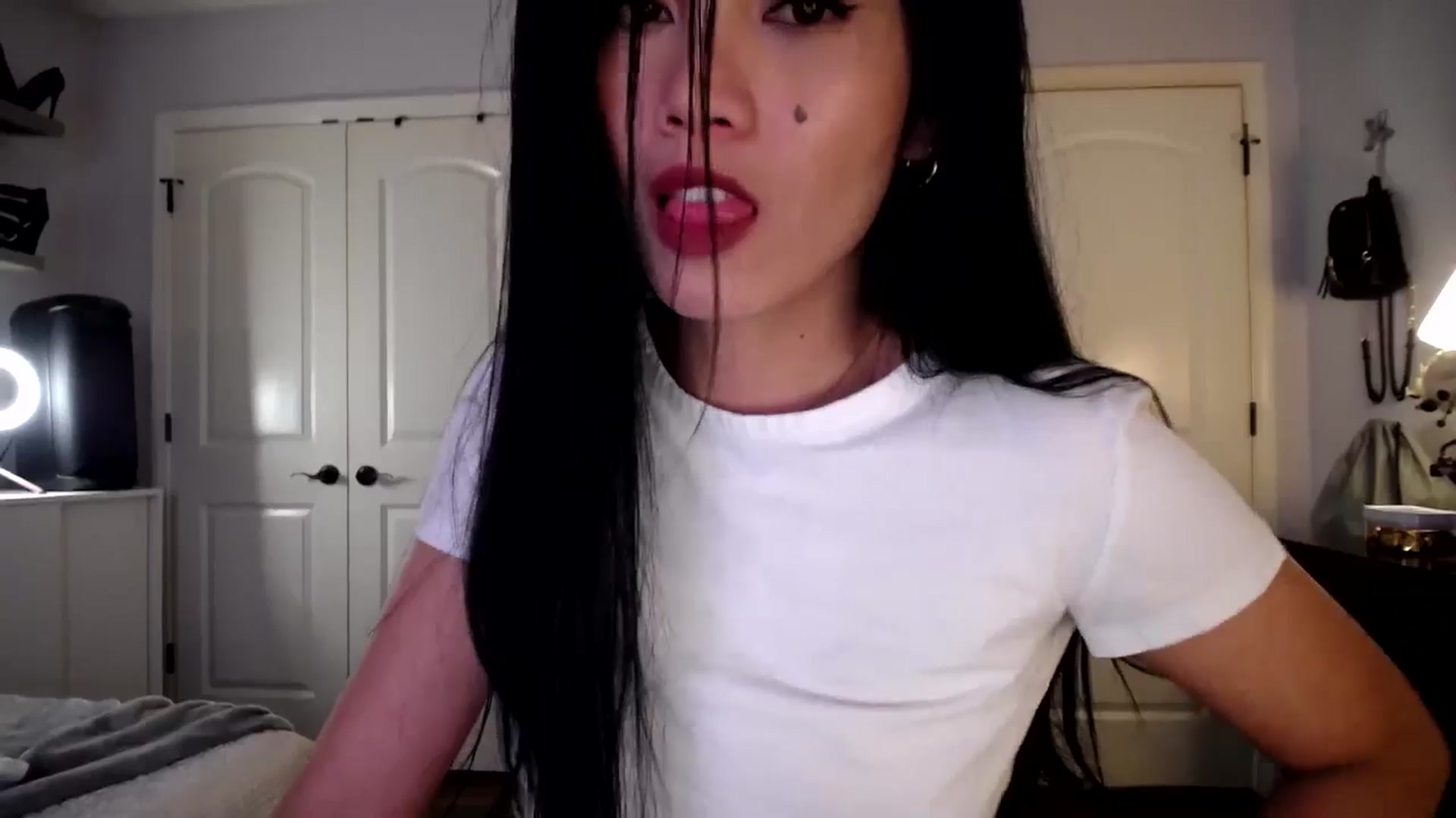 Gallery image thumbnail from AsianLuv_4U's myfreecams stream on, 01/05/2026, 20:18 image 13 of 20