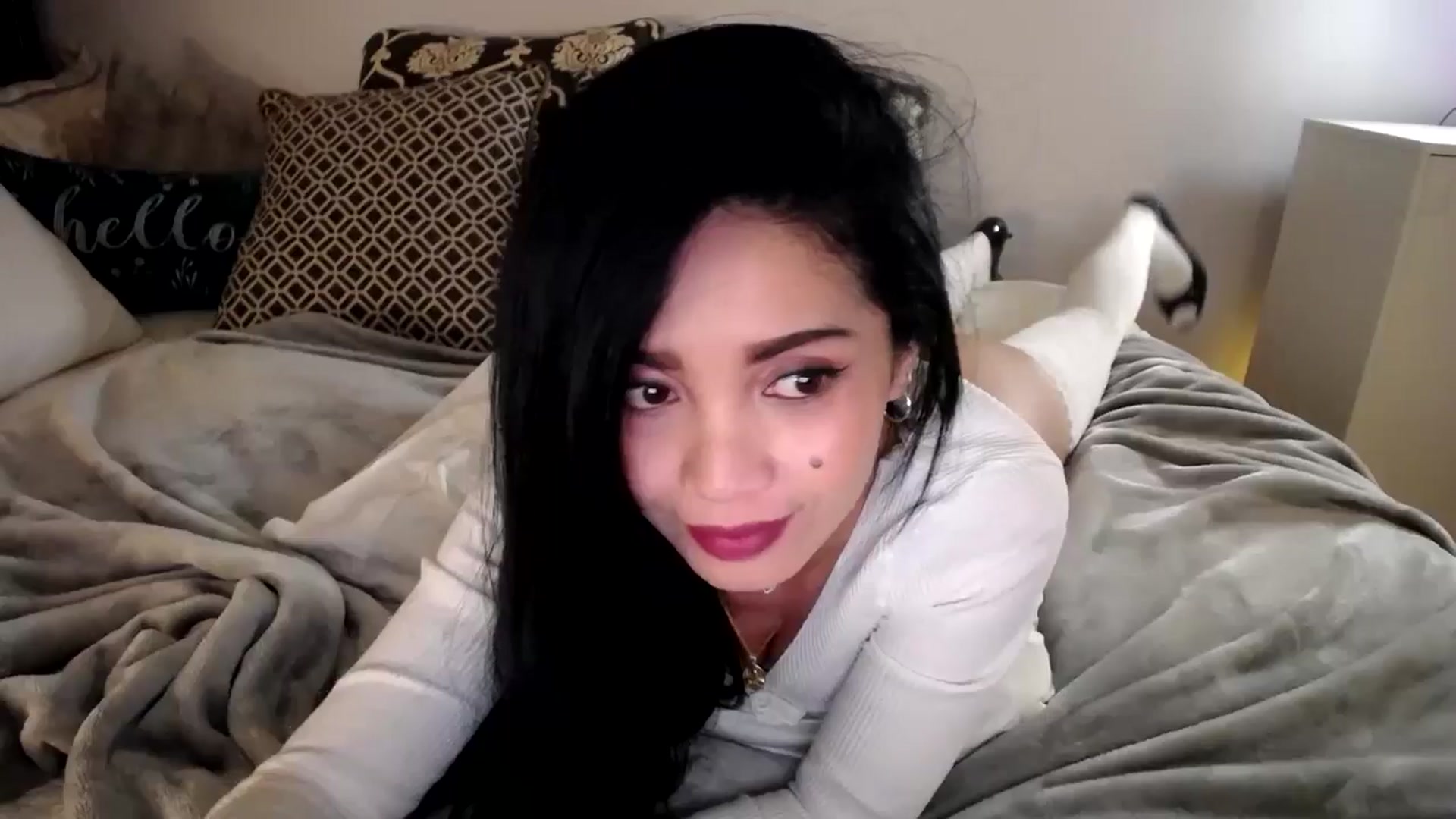 Gallery image thumbnail from AsianLuv_4U's myfreecams stream on, 01/08/2026, 16:55 image 15 of 20