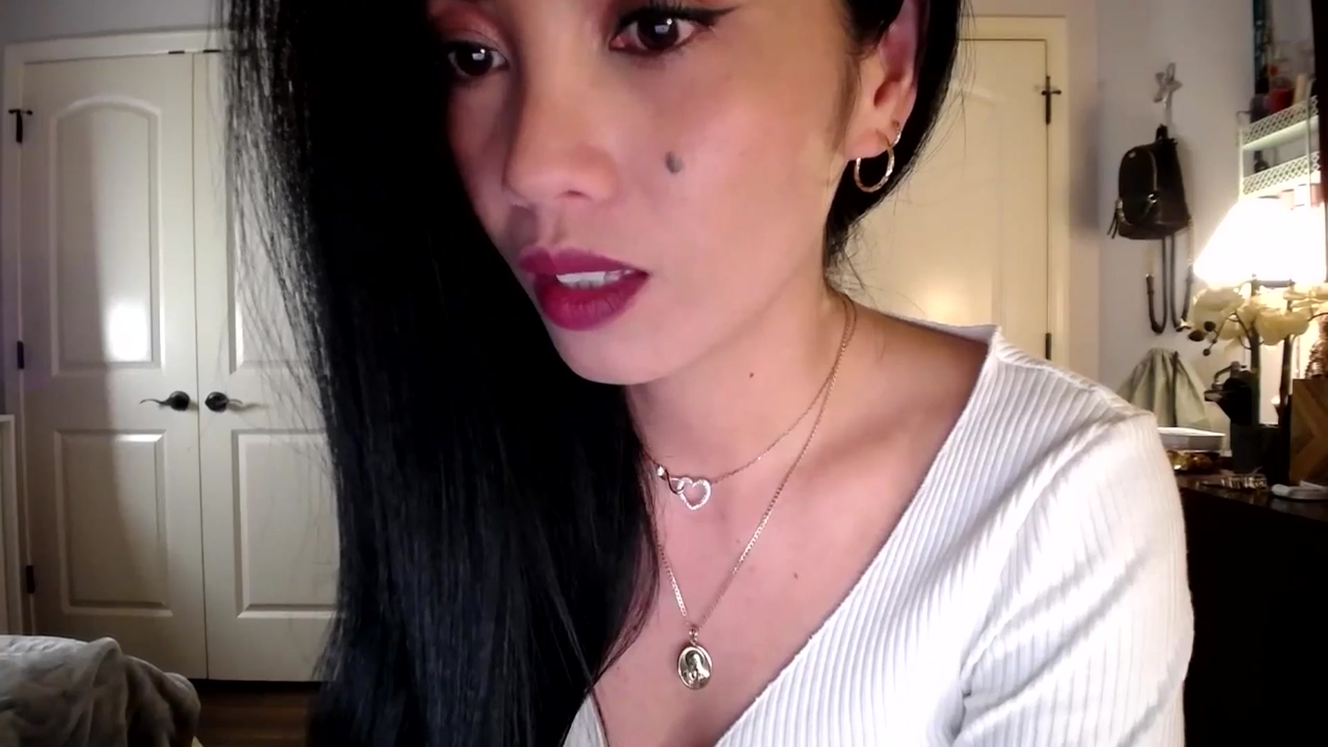 Gallery image thumbnail from AsianLuv_4U's myfreecams stream on, 01/08/2026, 17:33 image 16 of 20