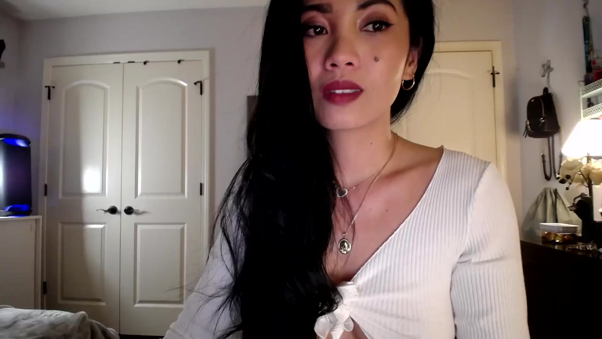 Gallery image thumbnail from AsianLuv_4U's myfreecams stream on, 01/08/2026, 18:48 image 6 of 20