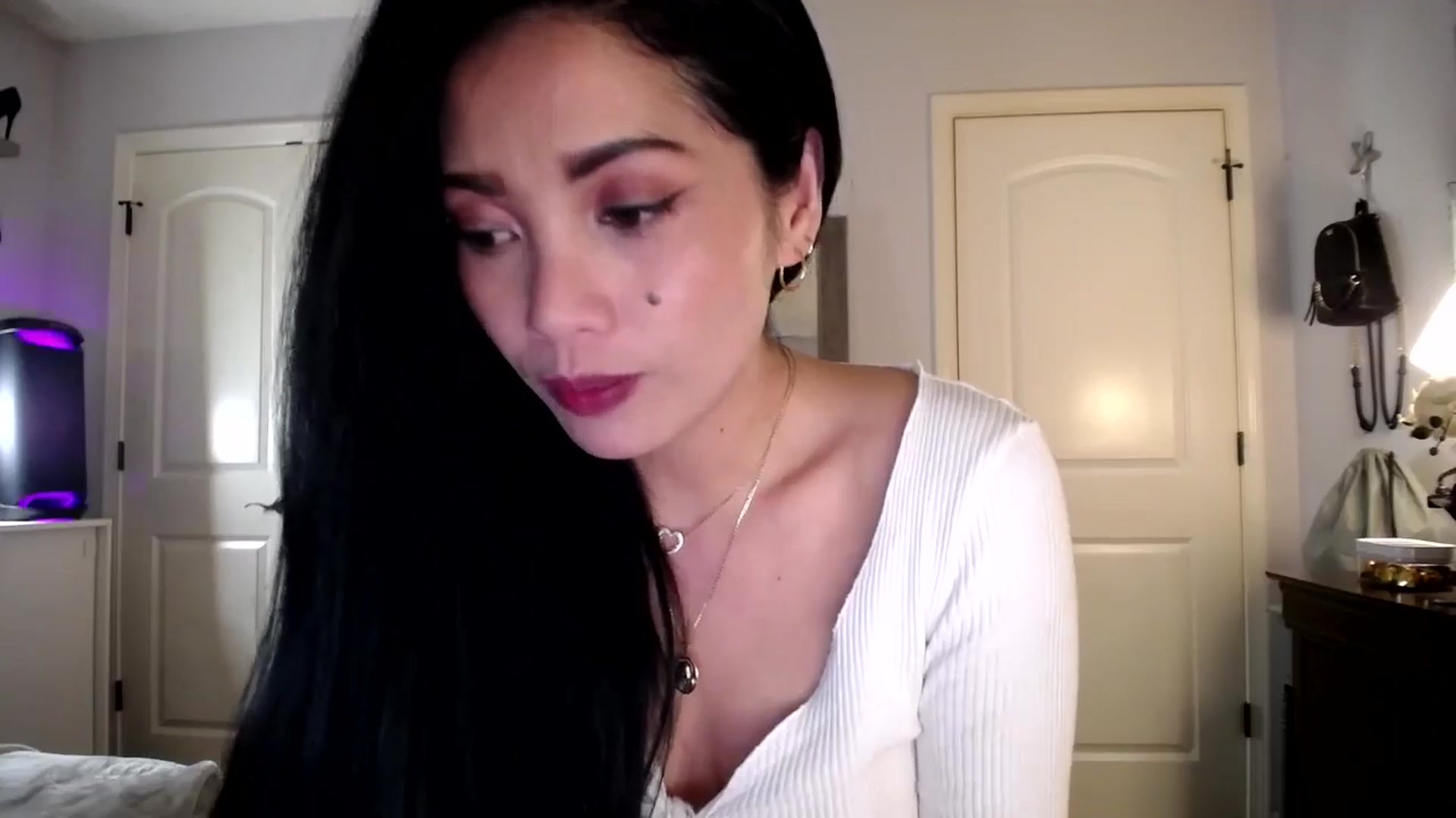 Gallery image thumbnail from AsianLuv_4U's myfreecams stream on, 01/08/2026, 18:48 image 12 of 20