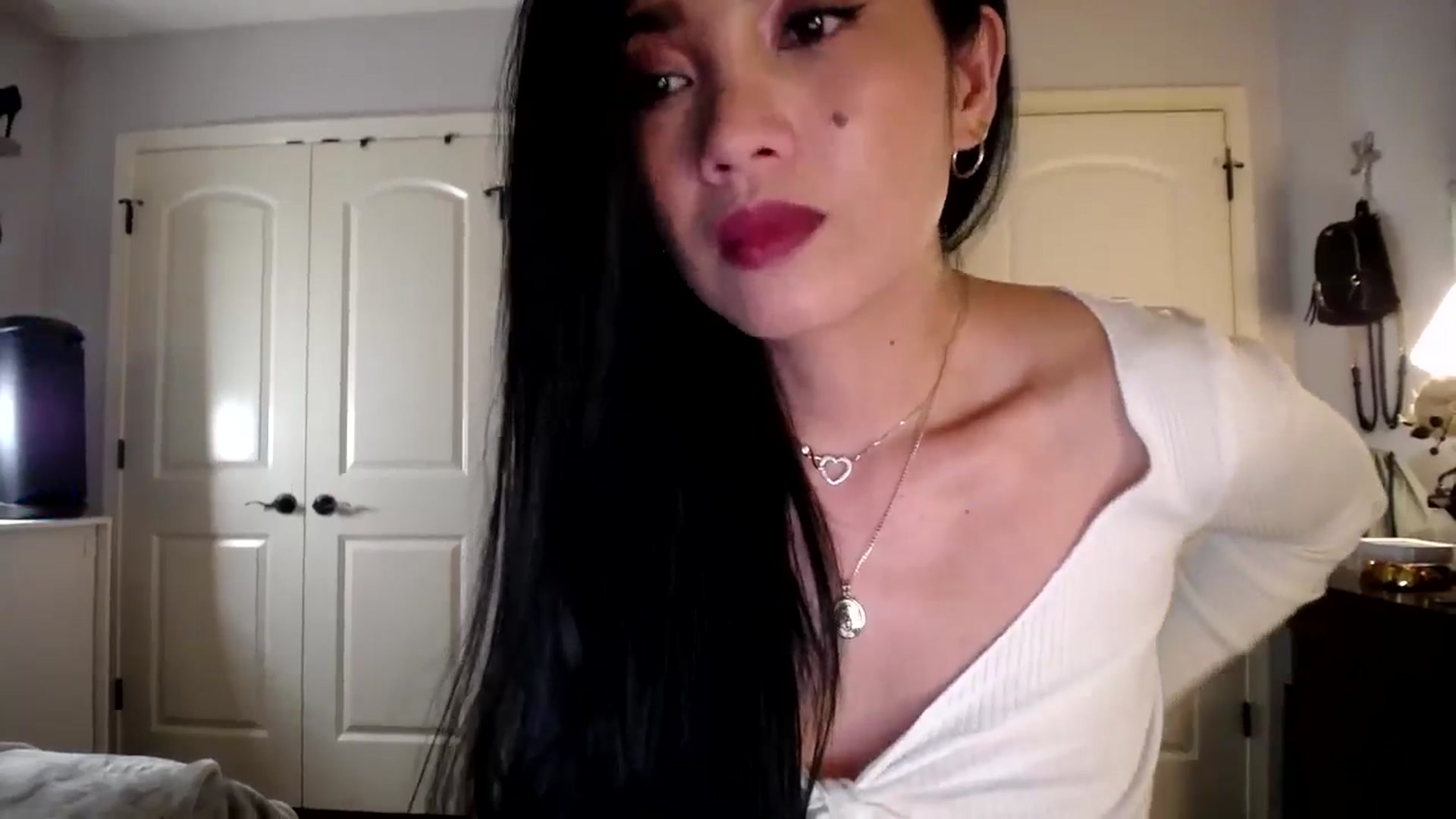 Gallery image thumbnail from AsianLuv_4U's myfreecams stream on, 01/08/2026, 18:48 image 13 of 20