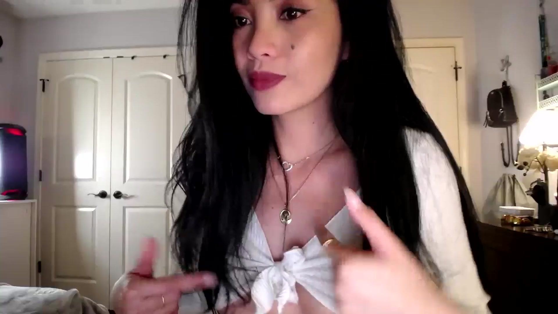 Gallery image thumbnail from AsianLuv_4U's myfreecams stream on, 01/08/2026, 18:48 image 4 of 20