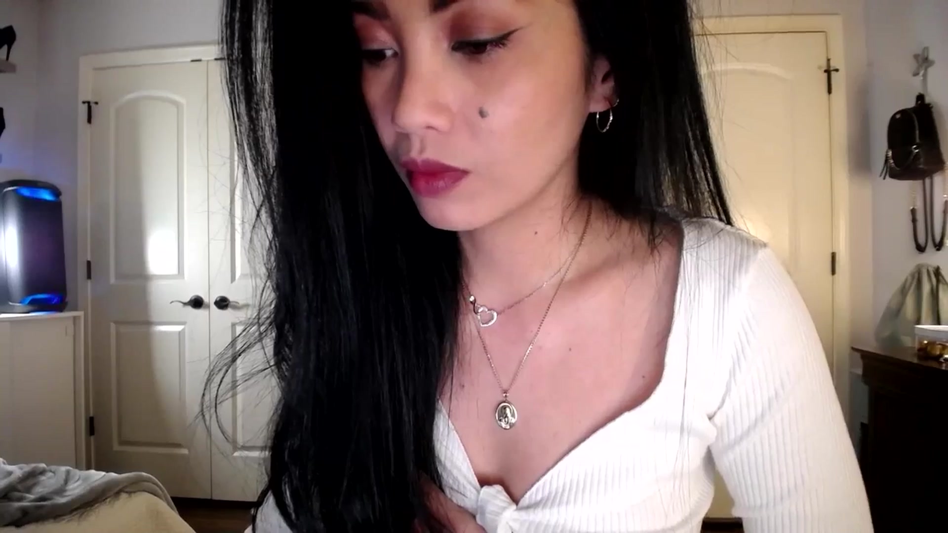 Gallery image thumbnail from AsianLuv_4U's myfreecams stream on, 01/08/2026, 19:50 image 20 of 20
