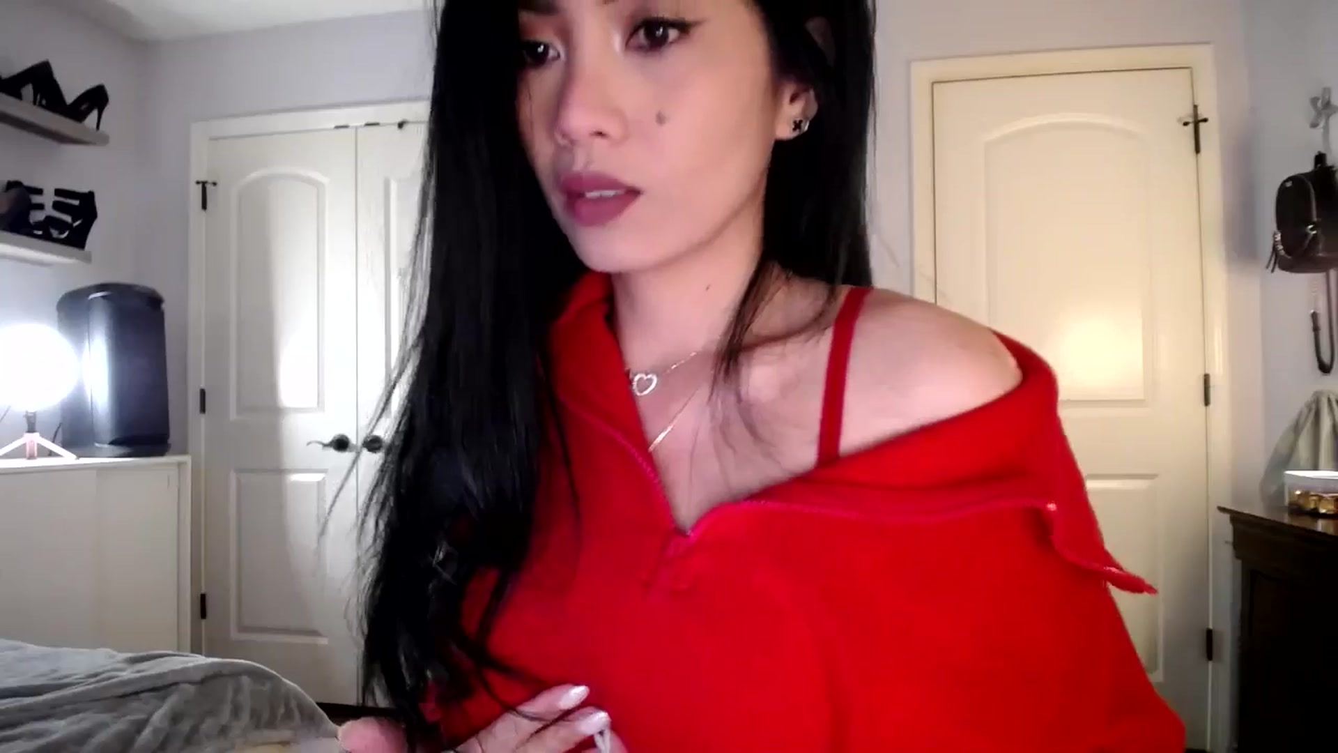 Gallery image thumbnail from AsianLuv_4U's myfreecams stream on, 01/25/2026, 16:12 image 3 of 20