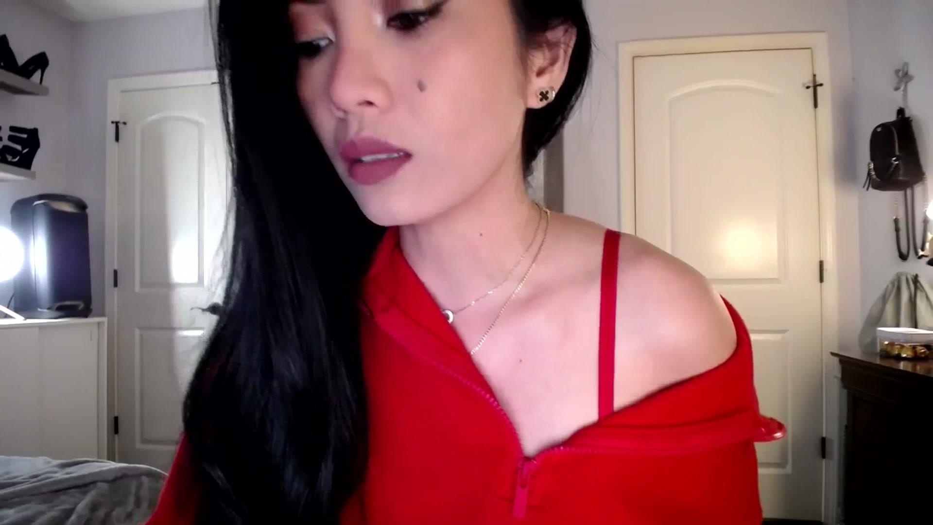 Gallery image thumbnail from AsianLuv_4U's myfreecams stream on, 01/25/2026, 16:12 image 9 of 20