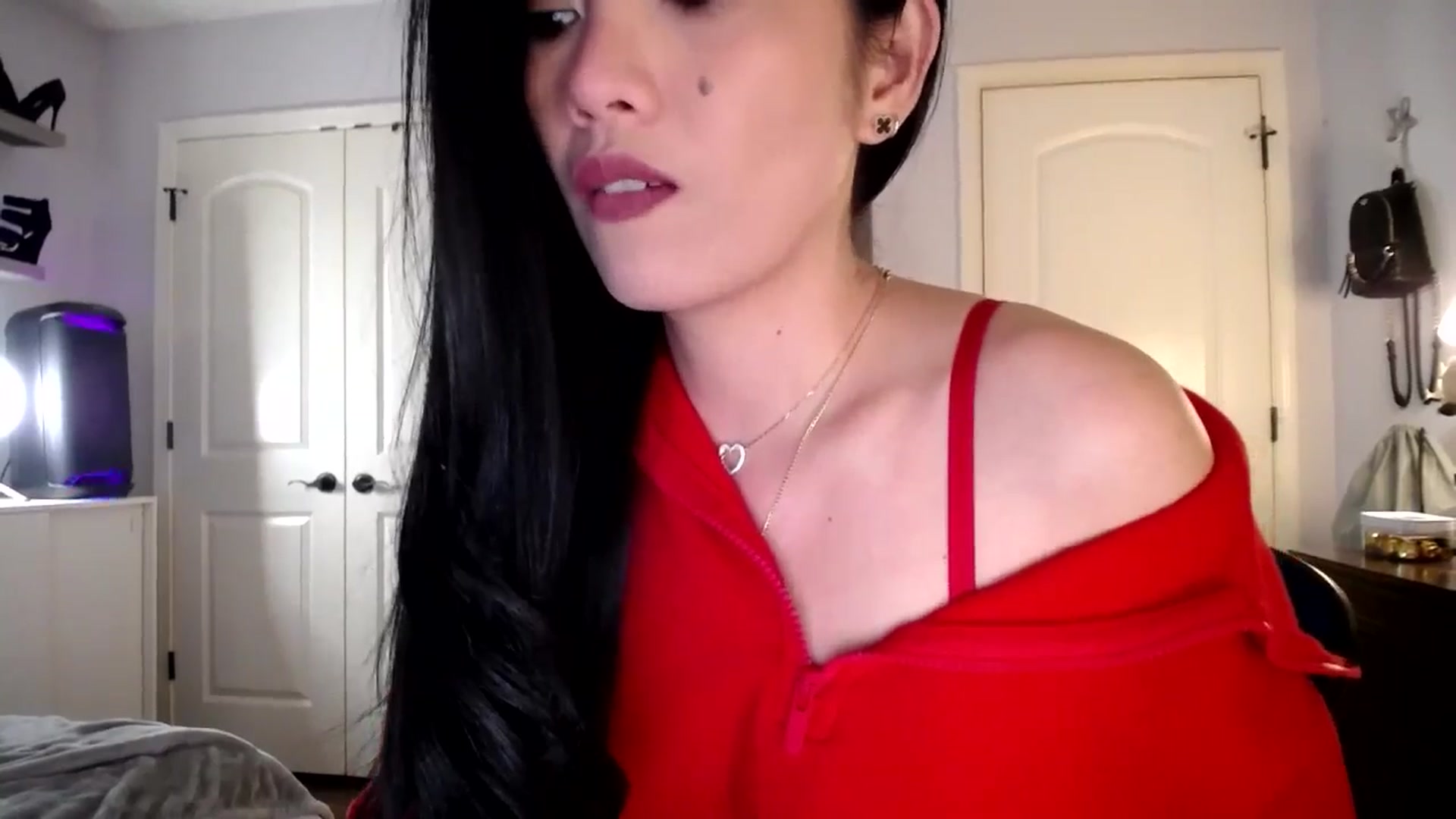 Gallery image thumbnail from AsianLuv_4U's myfreecams stream on, 01/25/2026, 16:12 image 11 of 20