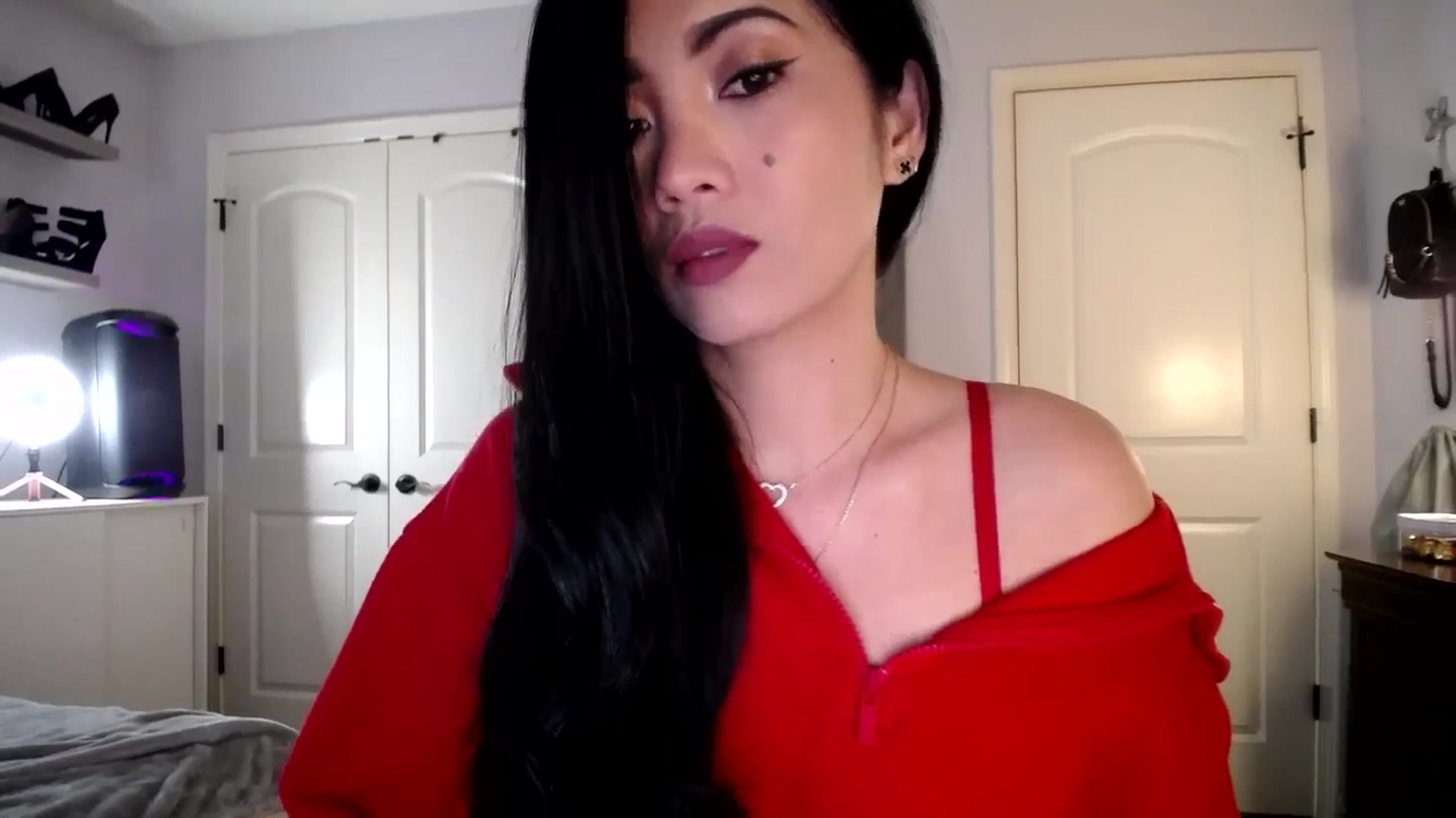 Gallery image thumbnail from AsianLuv_4U's myfreecams stream on, 01/25/2026, 16:12 image 2 of 20