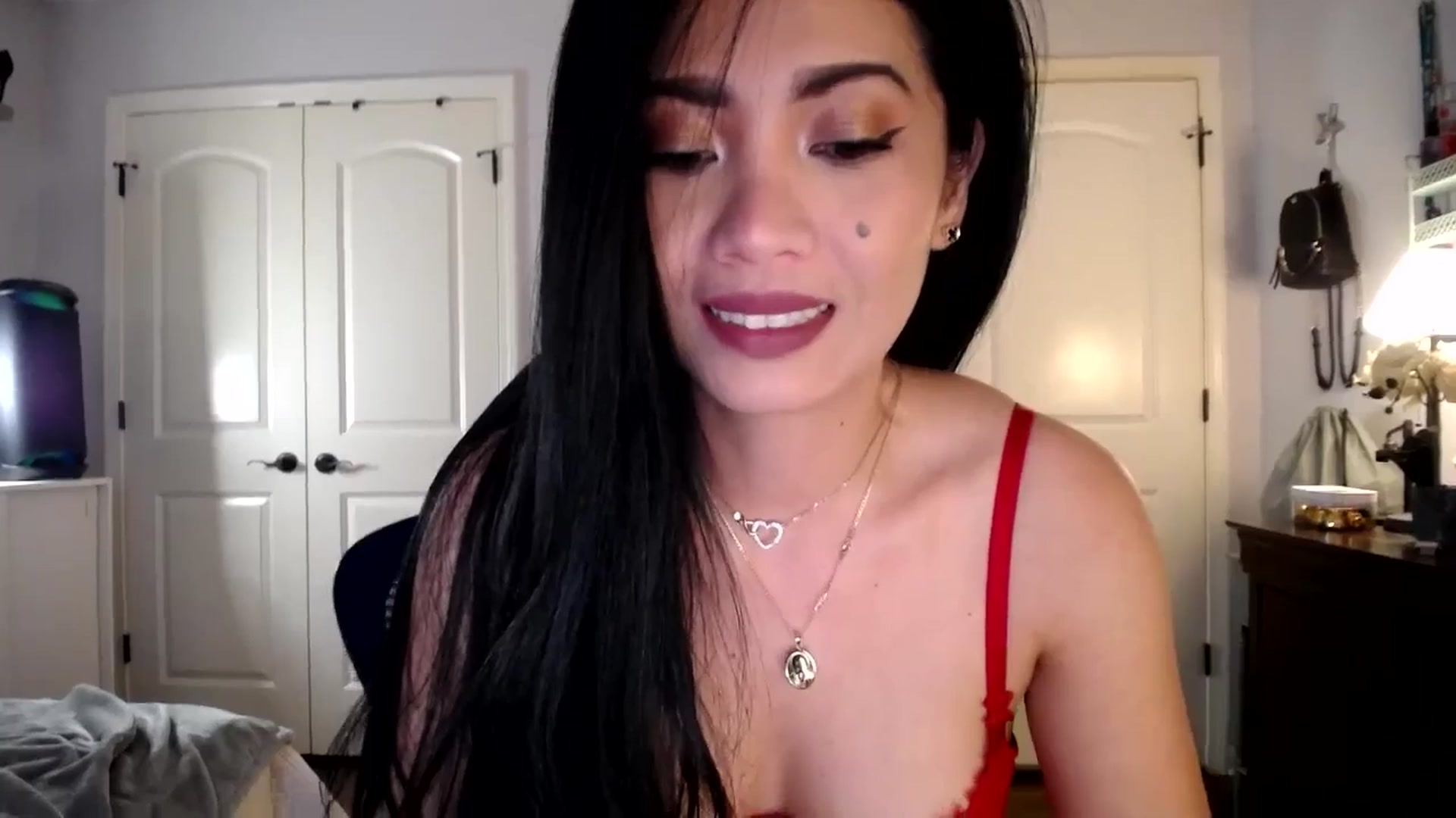 Gallery image thumbnail from AsianLuv_4U's myfreecams stream on, 01/25/2026, 18:00 image 9 of 20