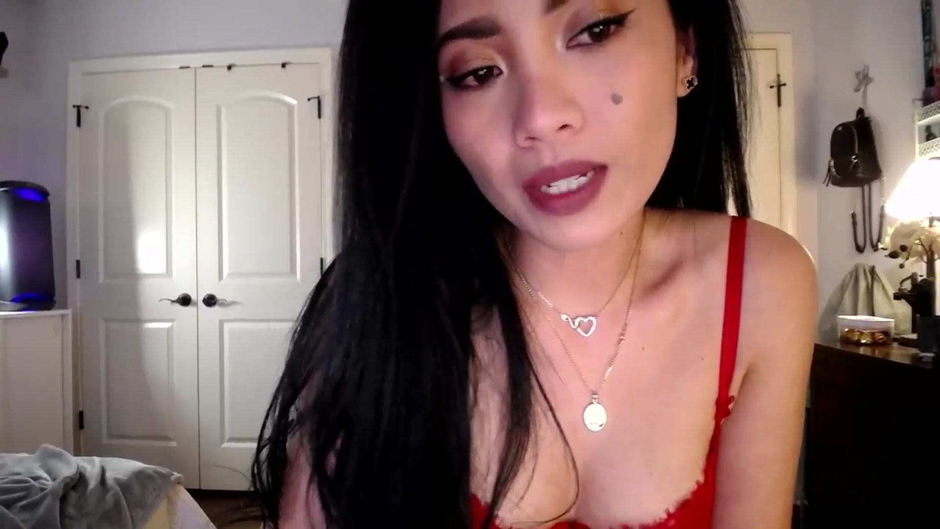 Gallery image thumbnail from AsianLuv_4U's myfreecams stream on, 01/25/2026, 18:00 image 16 of 20